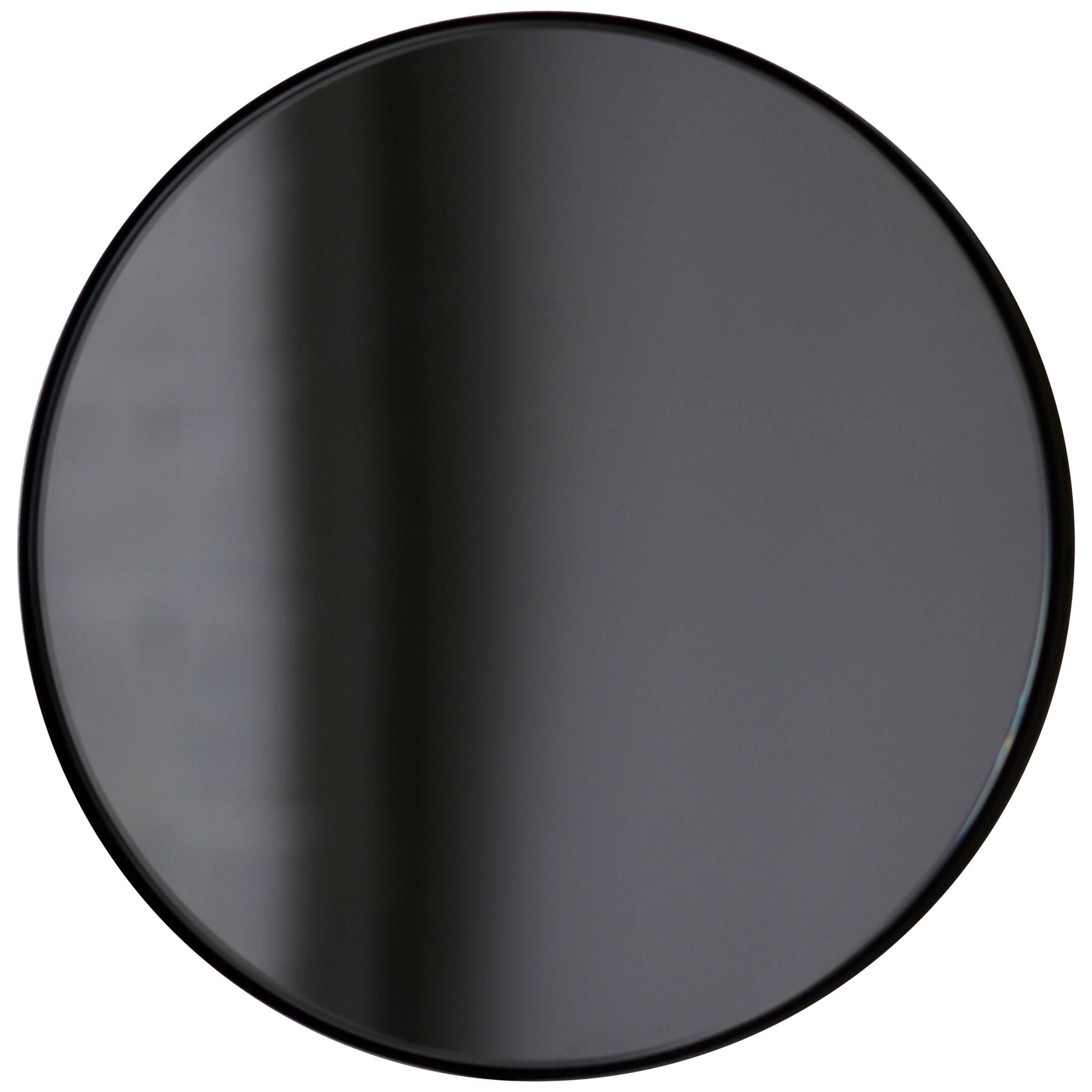 Orbis Black Tinted Modern Handcraft Circular Mirror with Black Frame, Regular (miroir circulaire teinté noir avec cadre noir) en vente