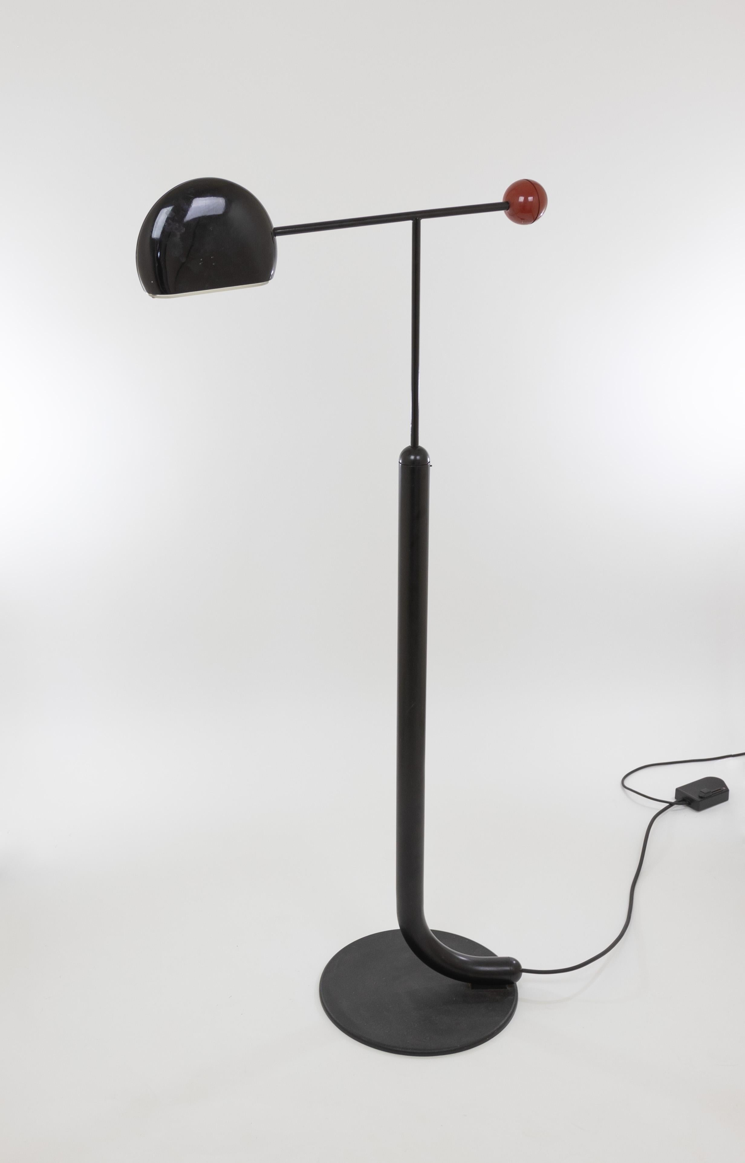 Lampada da terra Tomo nera di Toshiyuki Kita per Luci, anni '80 In condizioni buone in vendita a Rotterdam, NL