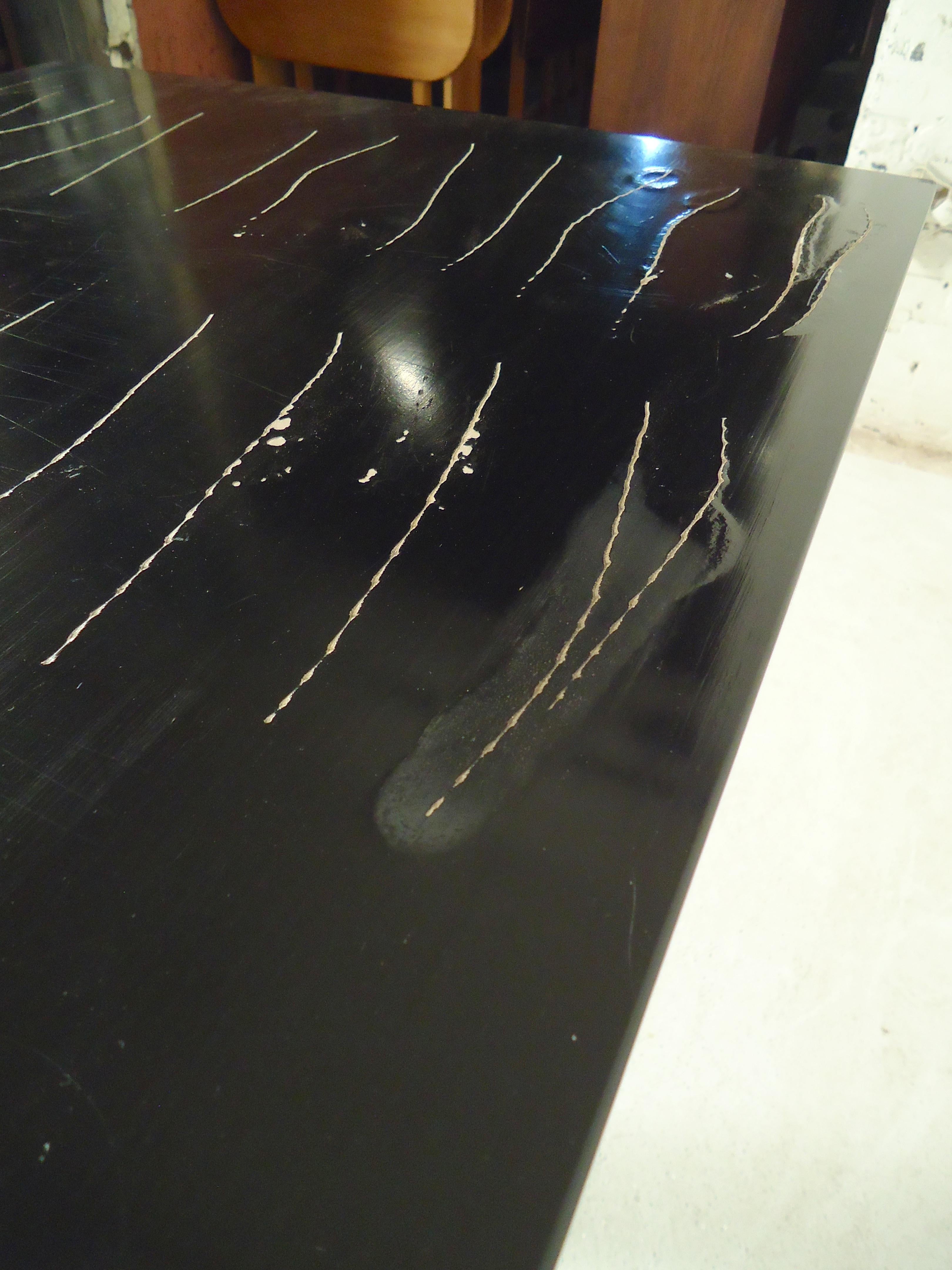 Black Top Metal Table In Good Condition For Sale In Brooklyn, NY