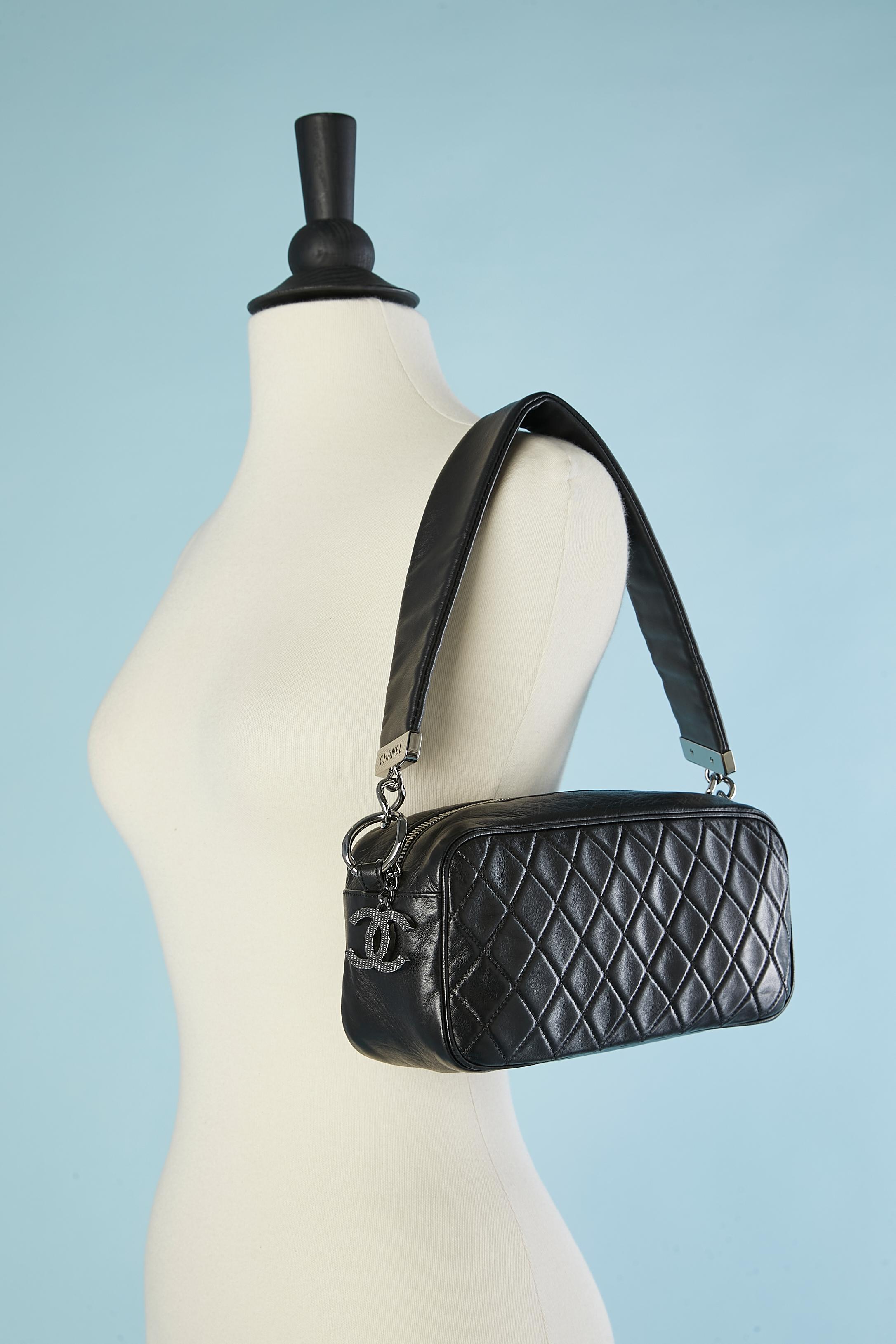 Black topstitched leather bag with leather and chain handle Chanel Numbered  2