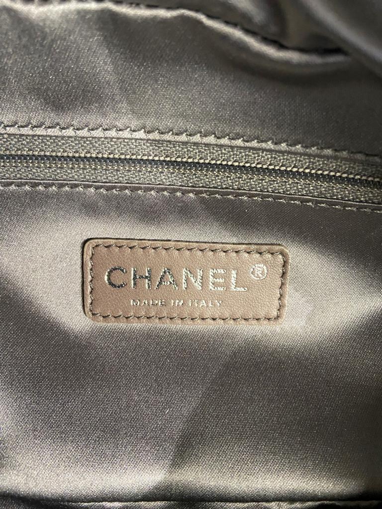 Black topstitched leather bag with leather and chain handle Chanel Numbered  5
