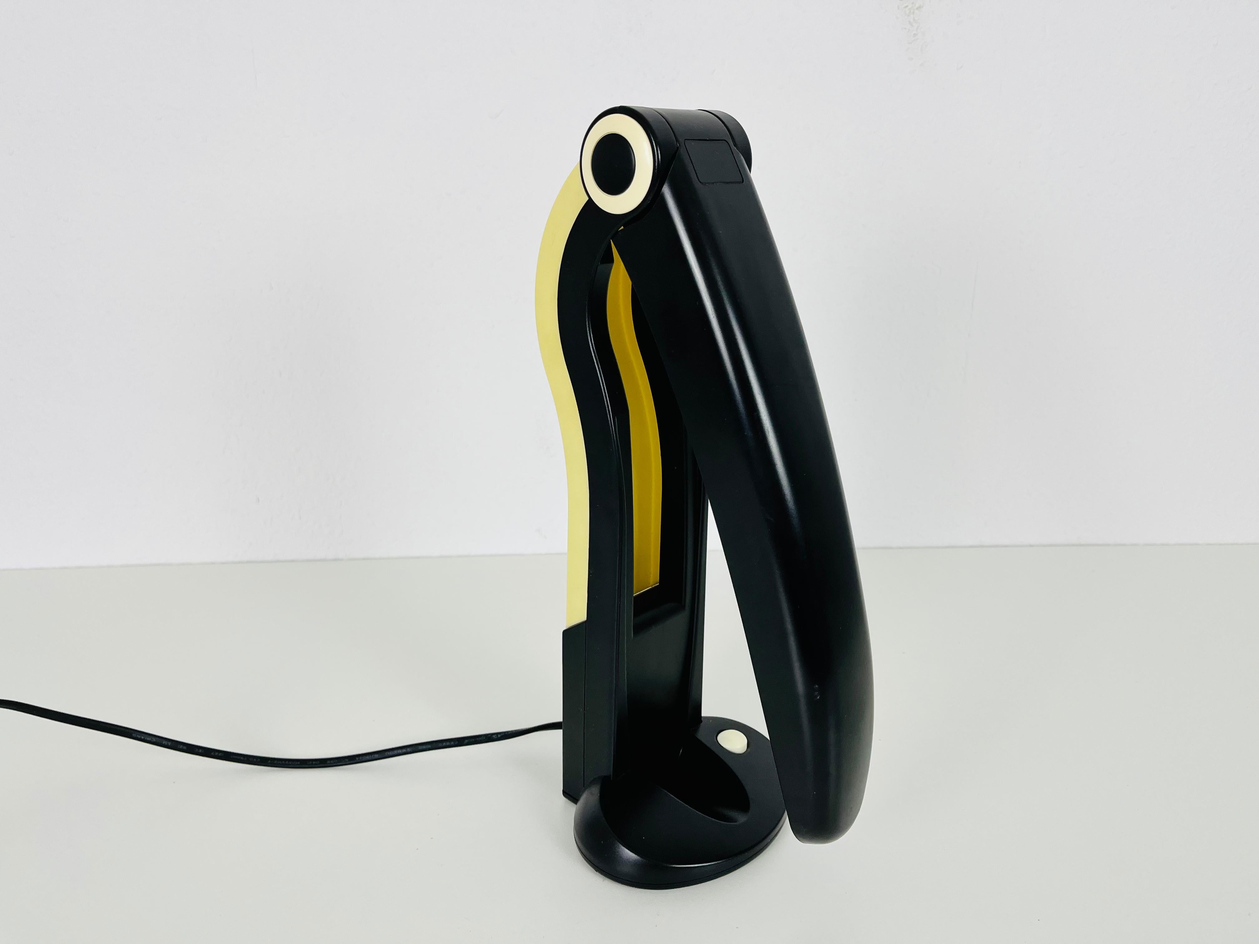 Black Toucan Table Lamp by H.T. Huang for Huangslite, 1990s In Good Condition For Sale In Hagenbach, DE