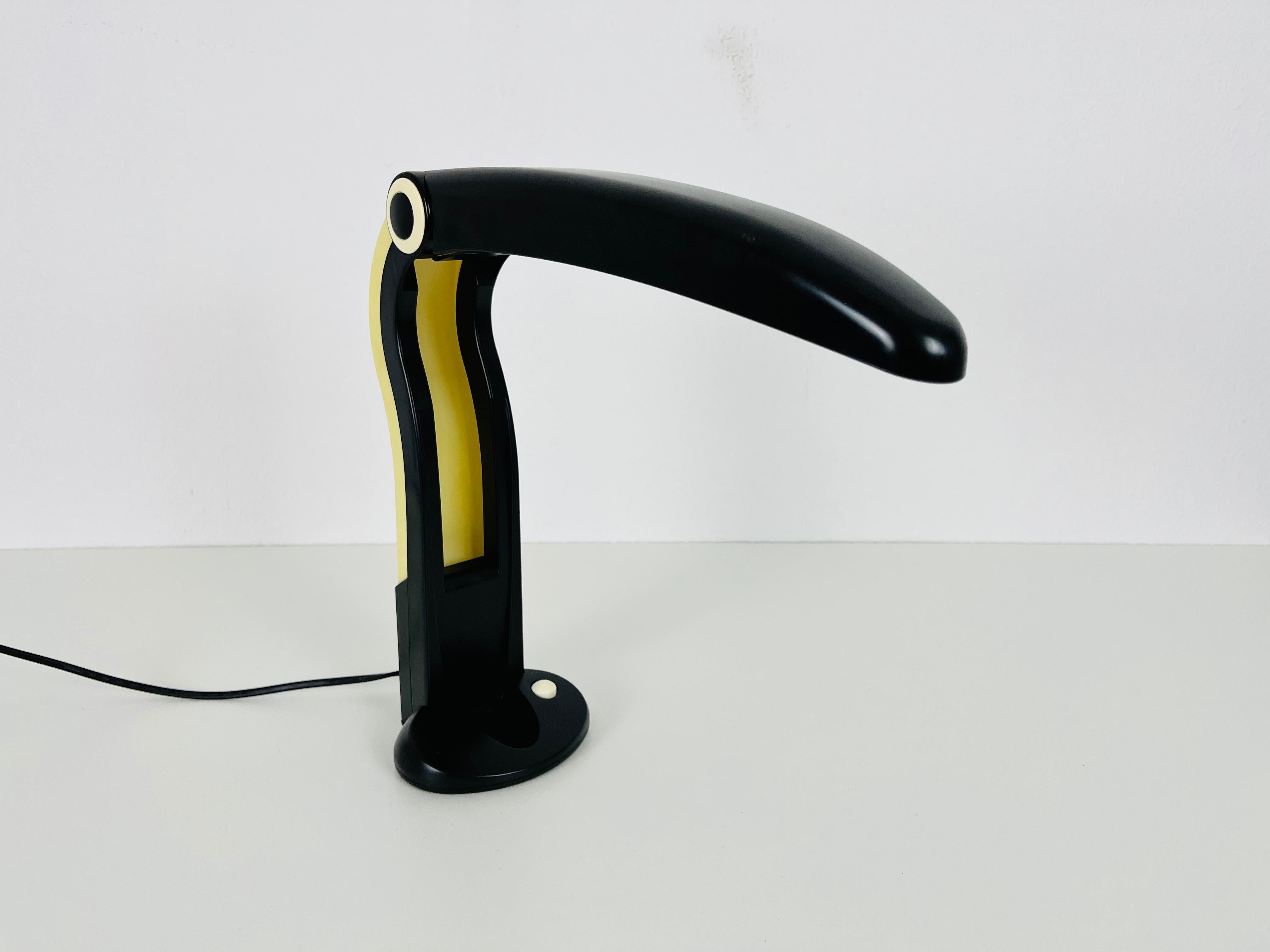 Late 20th Century Black Toucan Table Lamp by H.T. Huang for Huangslite, 1990s For Sale