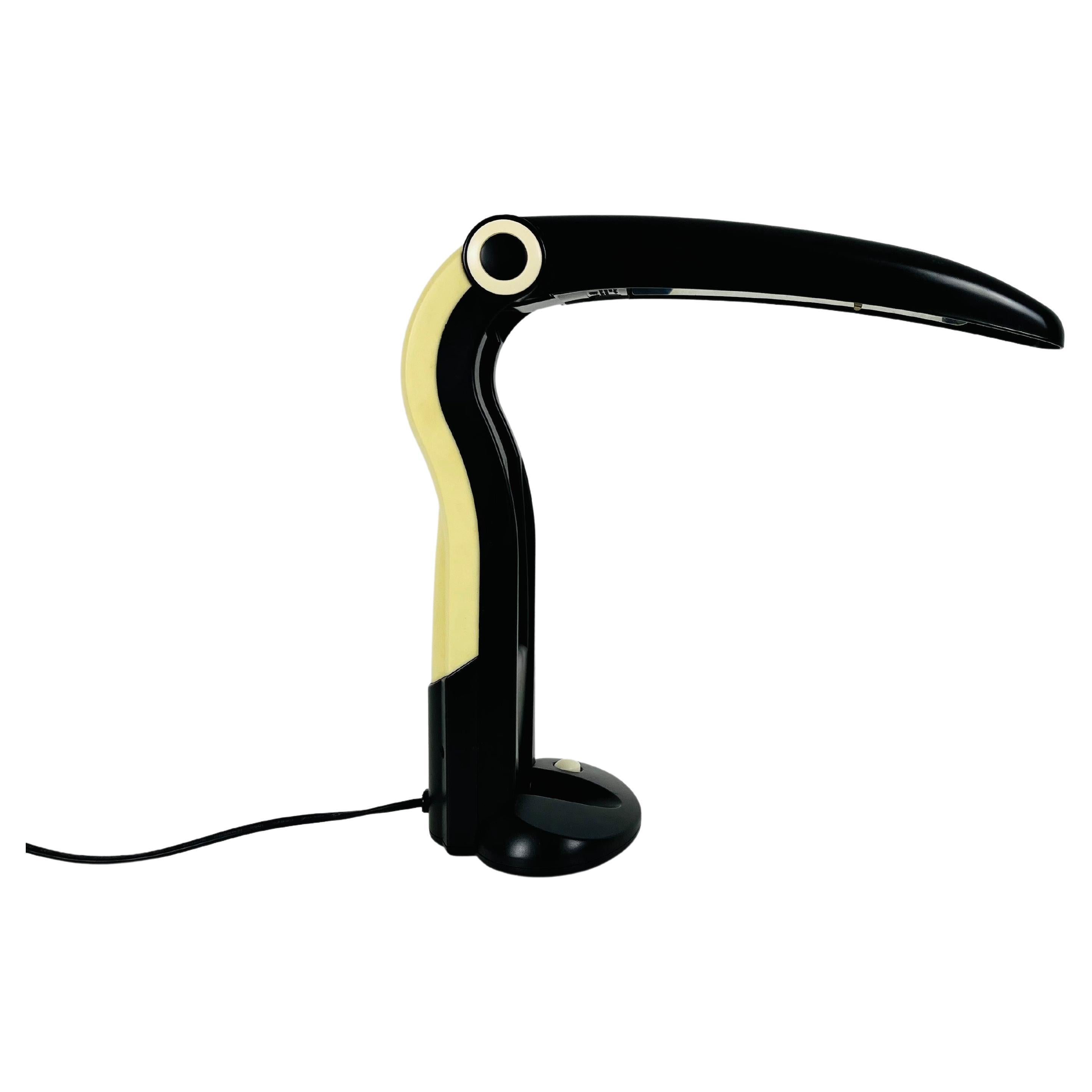 Lampe de table toucan noire de H.T. Huang pour Huangslite, 1990