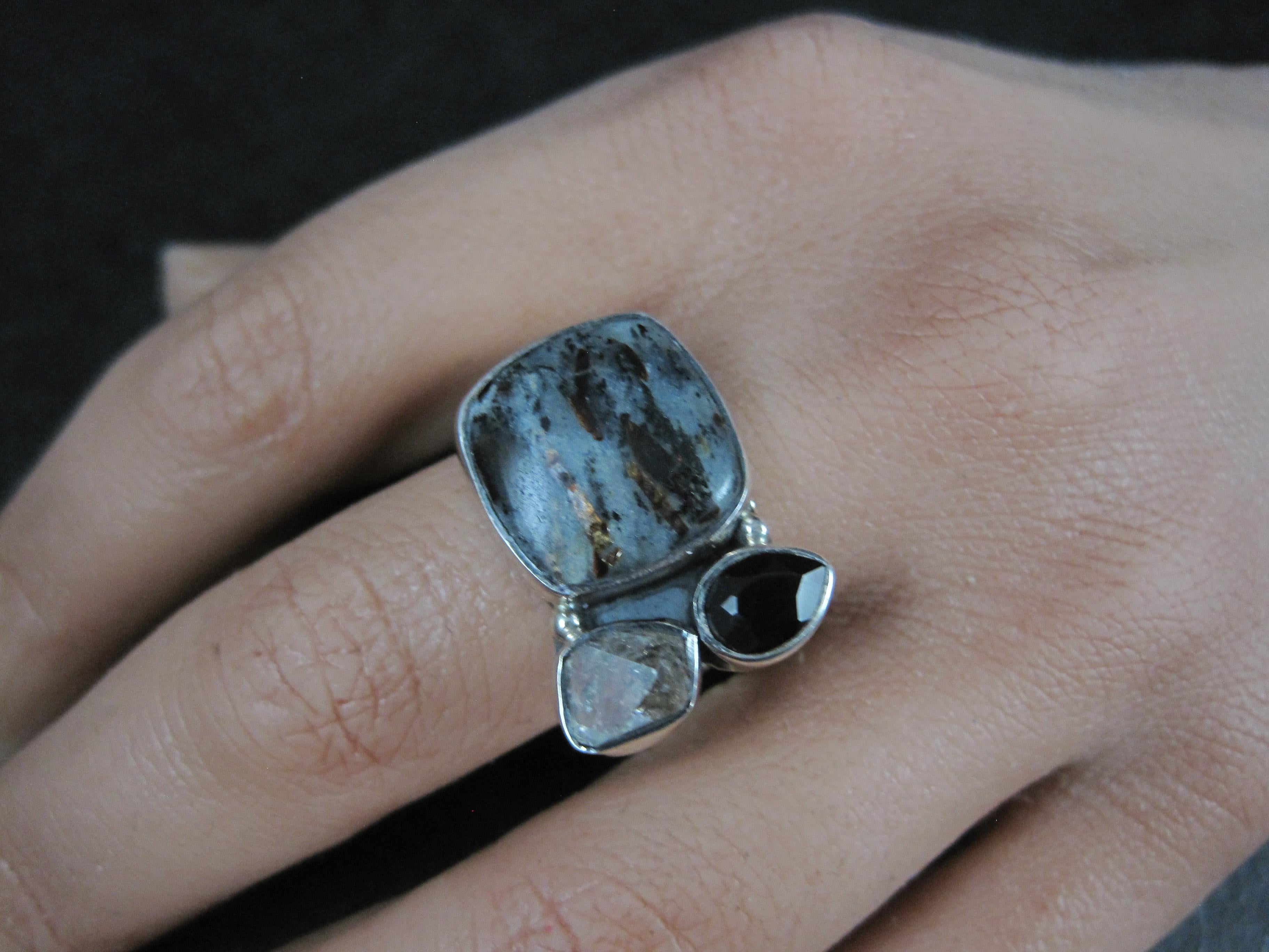 Anello con tormalina nera, diamante di Herkimer e astrofillite misura 8 in vendita 2