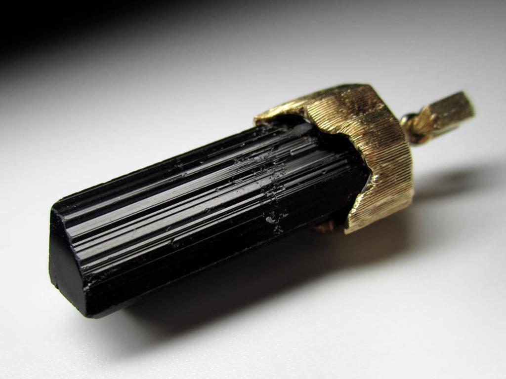 Black Tourmaline Schorl Gold Pendant Natural Crystal Healing Midnight For Sale 7