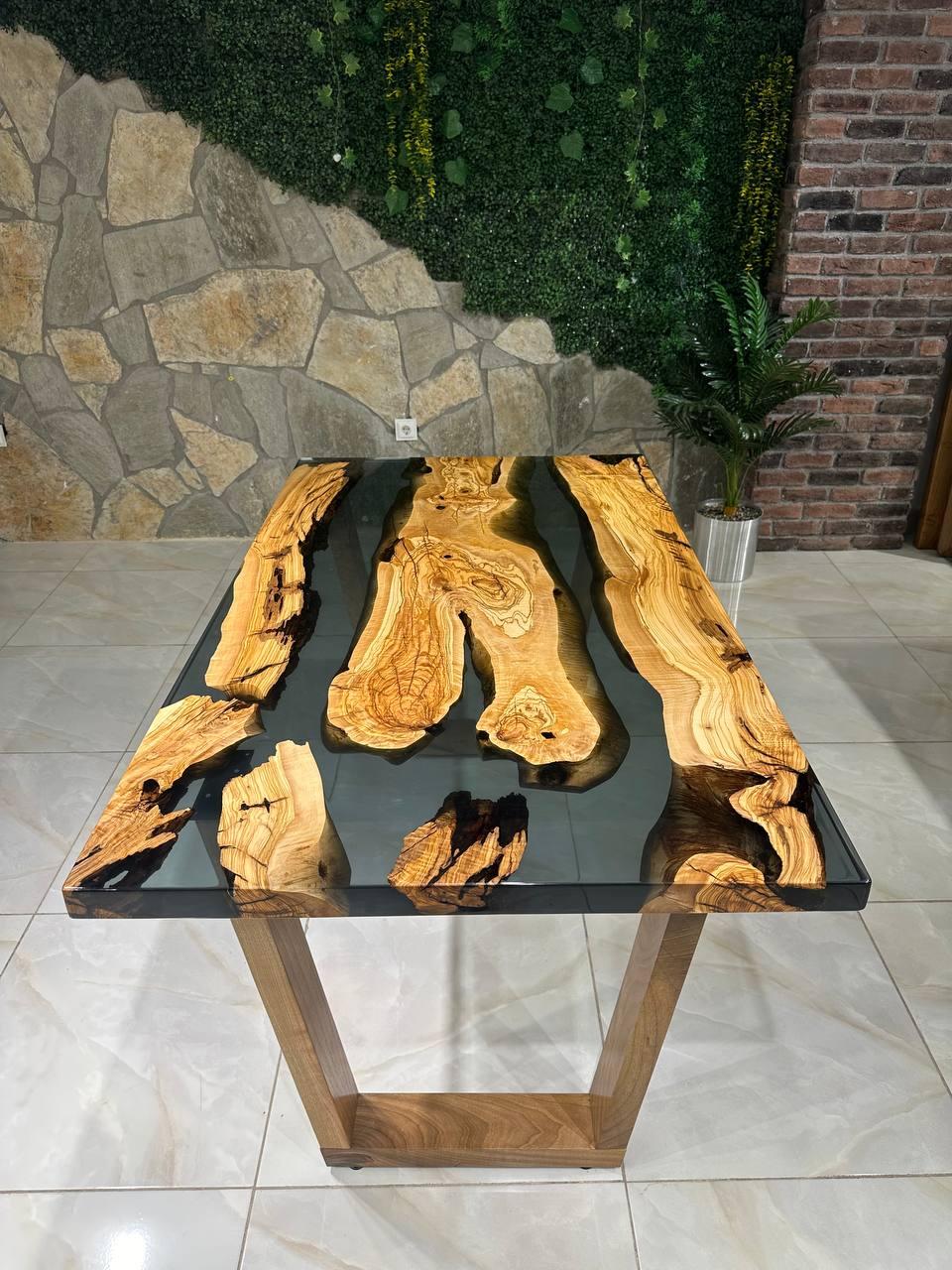 Table en résine époxy olive noire transparente - Table de salle à manger Neuf - En vente à İnegöl, TR