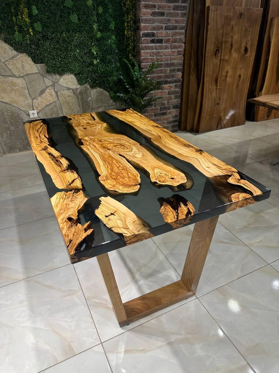 XXIe siècle et contemporain Table en résine époxy olive noire transparente - Table de salle à manger en vente