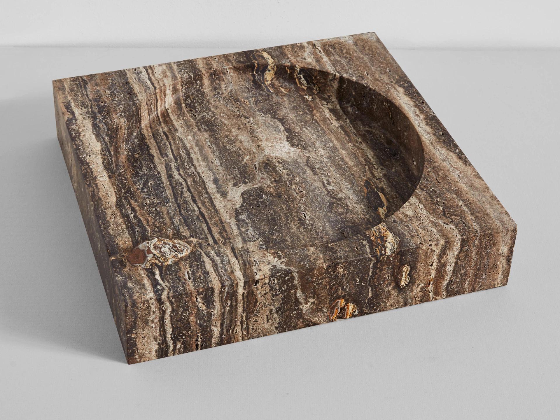 Contemporary Square Black Travertine Block Big Poche Rond by Henry Wilson Neuf - En vente à Geneve, CH