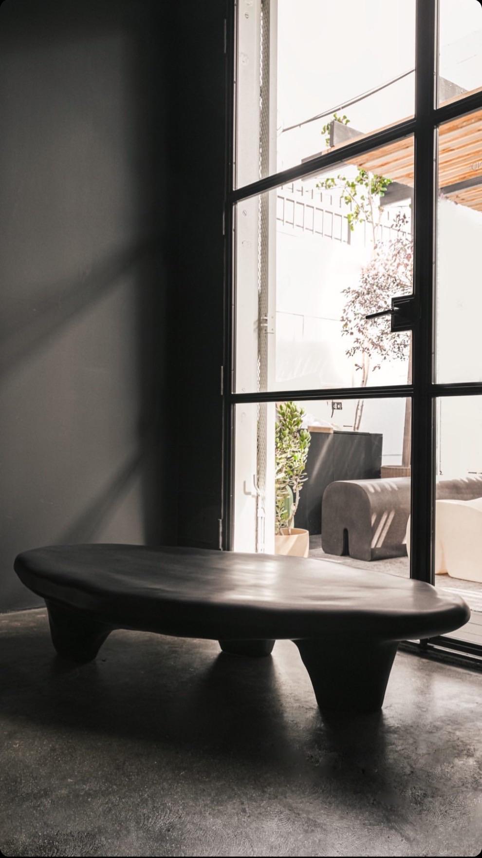 Hand-sculpted Organic Form, Tripod Black Fiberglass Coffee Table by kar For Sale 4