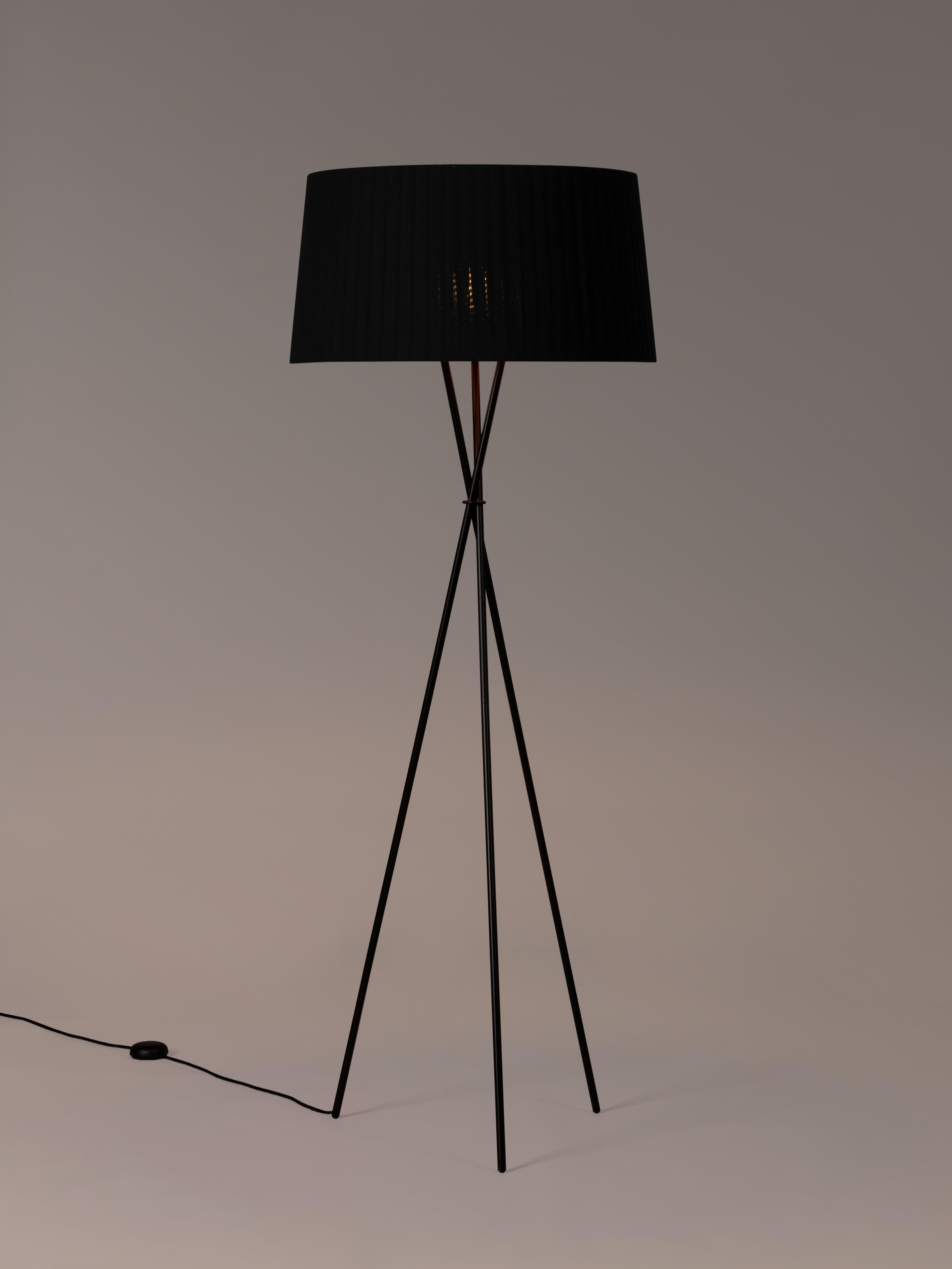 Modern Black Trípode G5 Floor Lamp by Santa & Cole