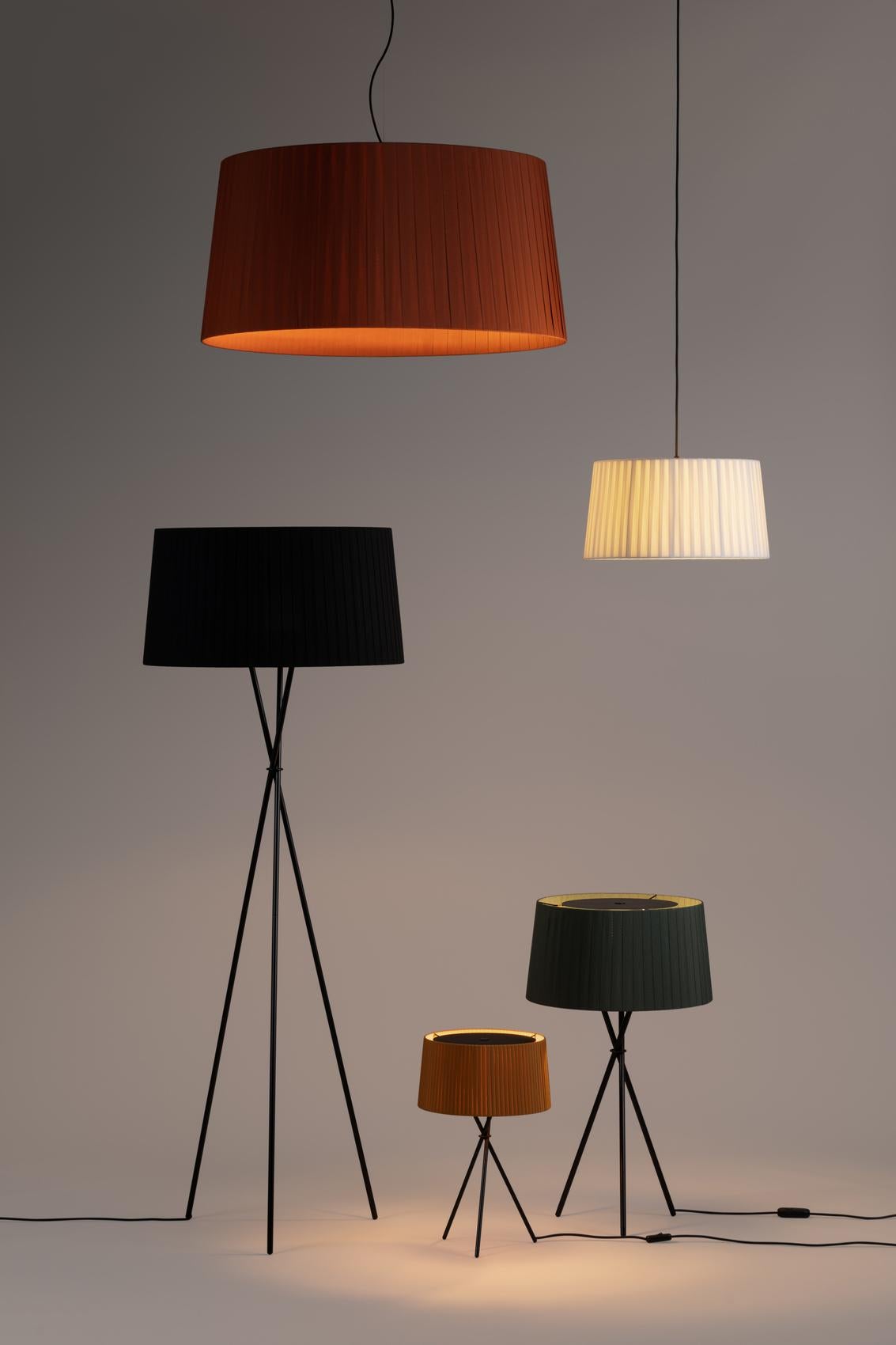 Spanish Black Trípode G5 Floor Lamp by Santa & Cole