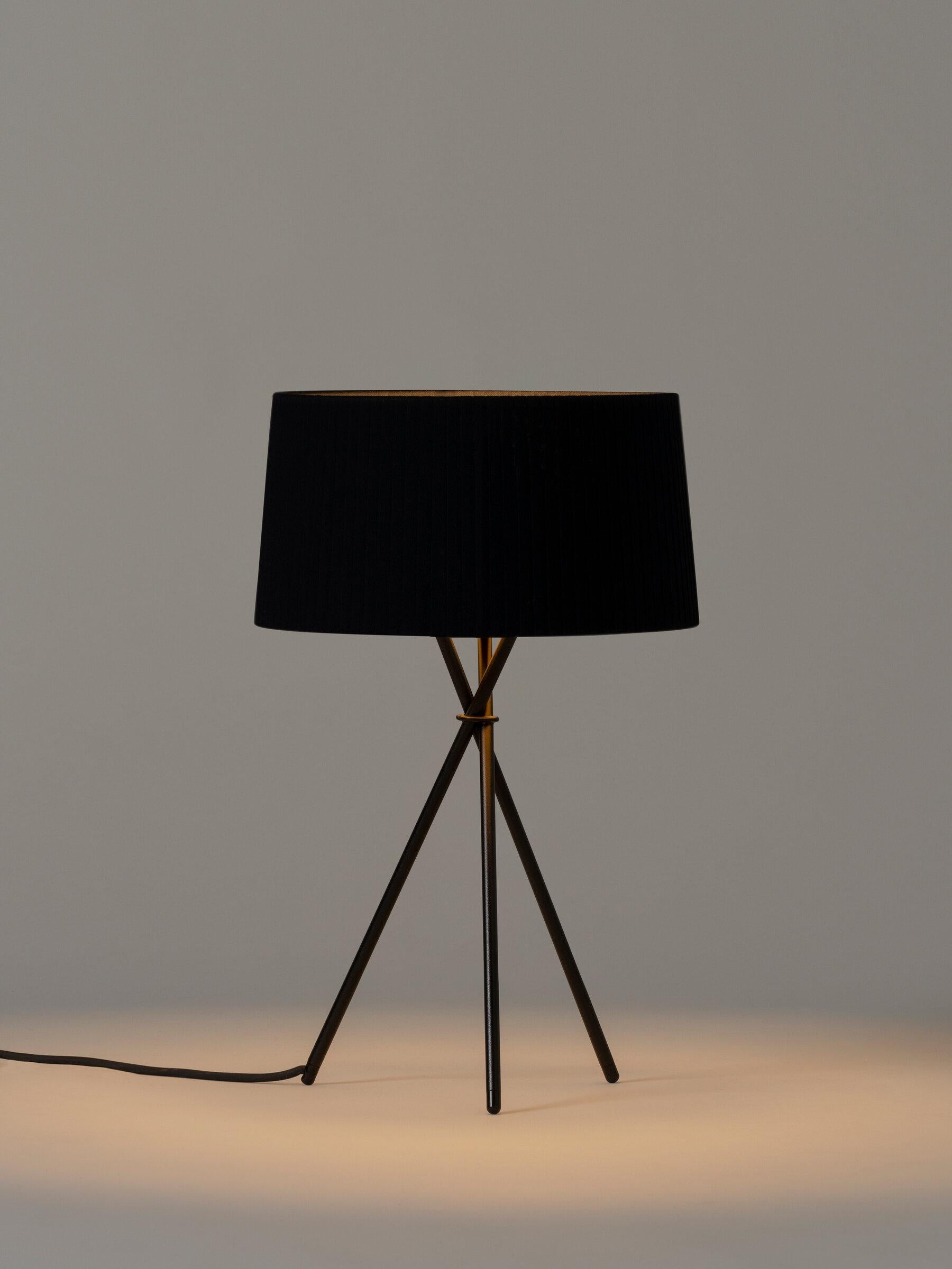 Lámpara de mesa Trípode M3 negra by Santa & Cole Moderno en venta