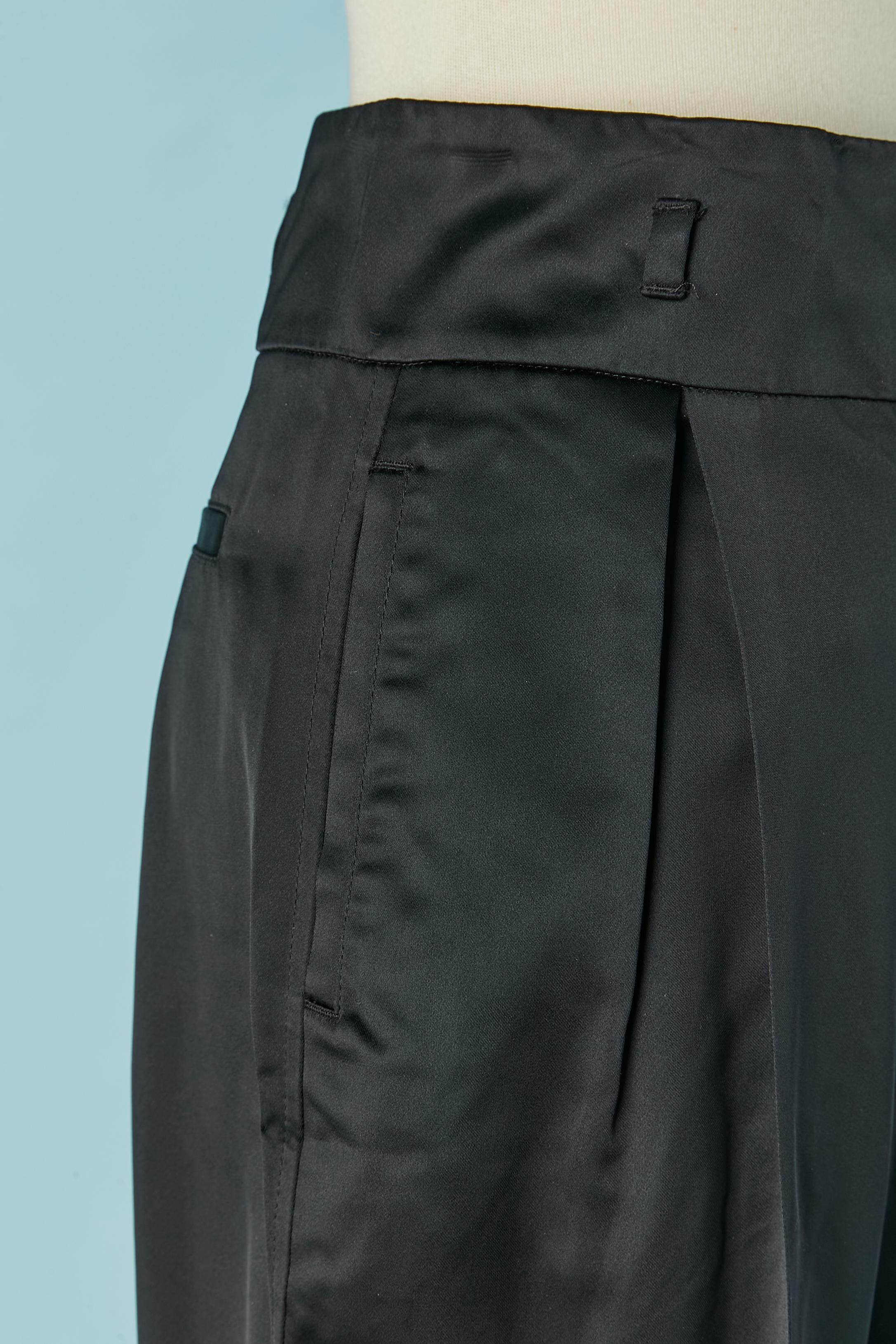 Noir Pantalon noir avec revers Dolce & Gabbana en vente