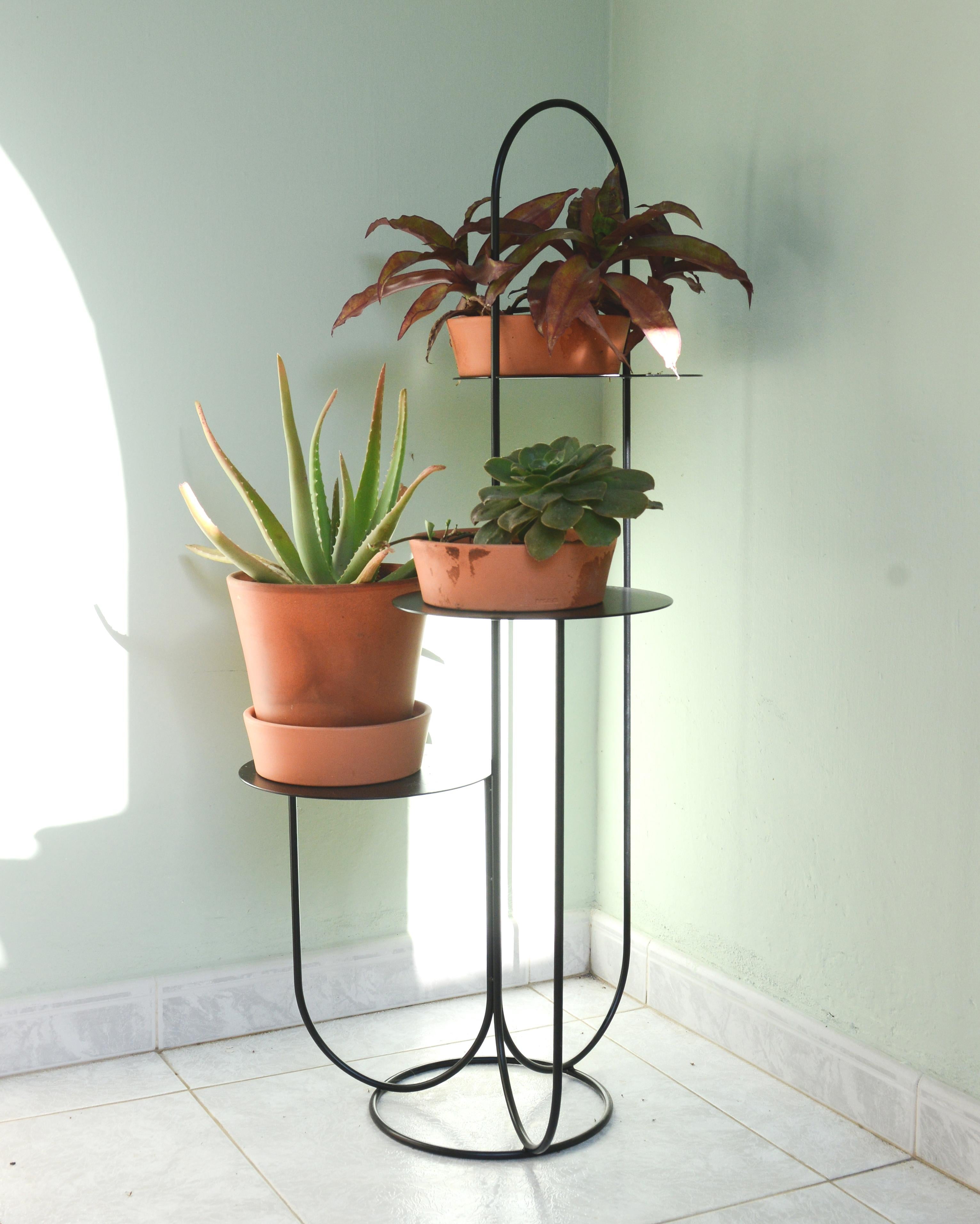 Schwarzer Trompetentisch von OK Design (Dänisch) im Angebot