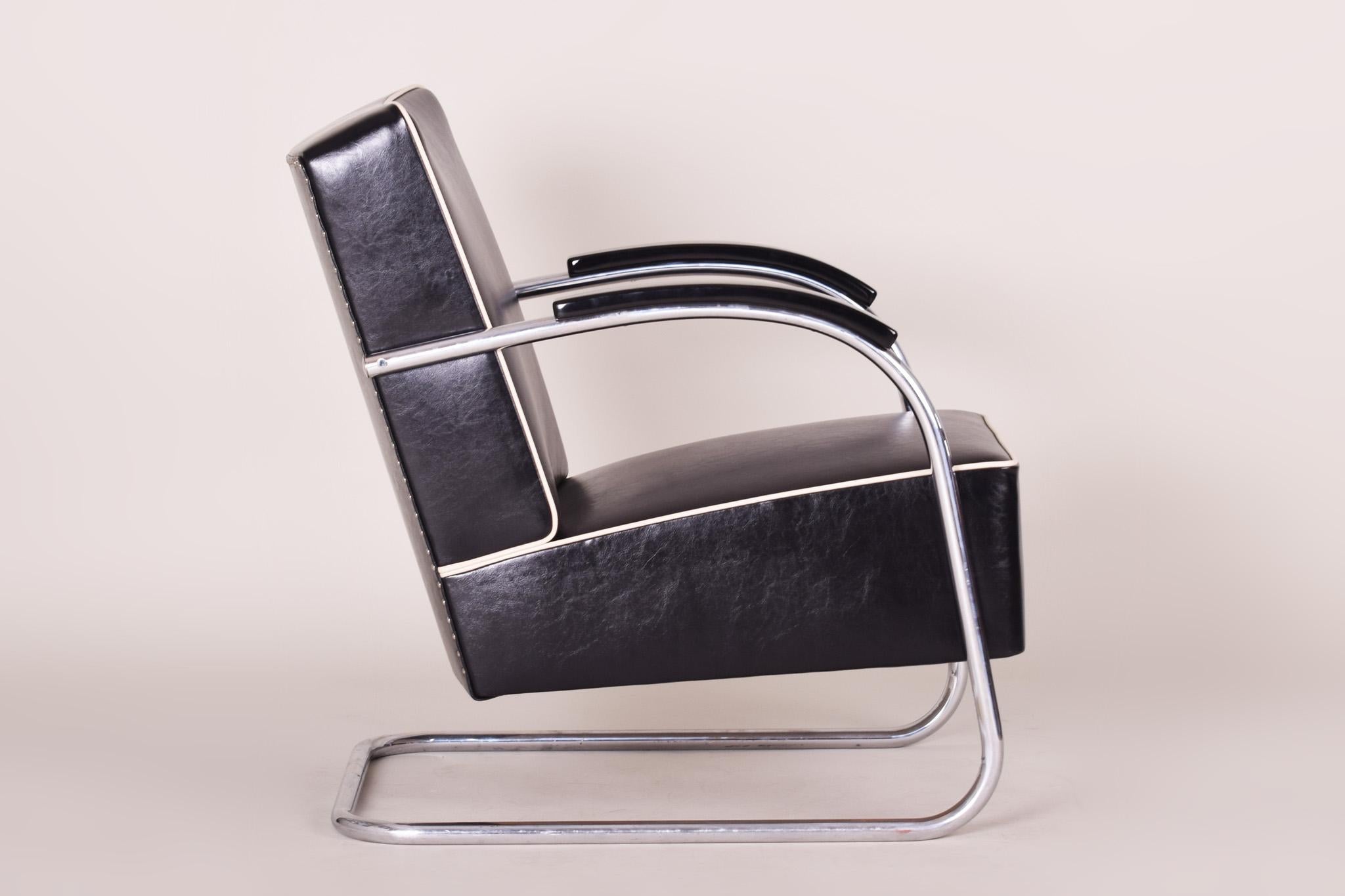 Art Deco Black Tubular Steel Cantilever Armchairs, Chrome, New Leather and Upholstery