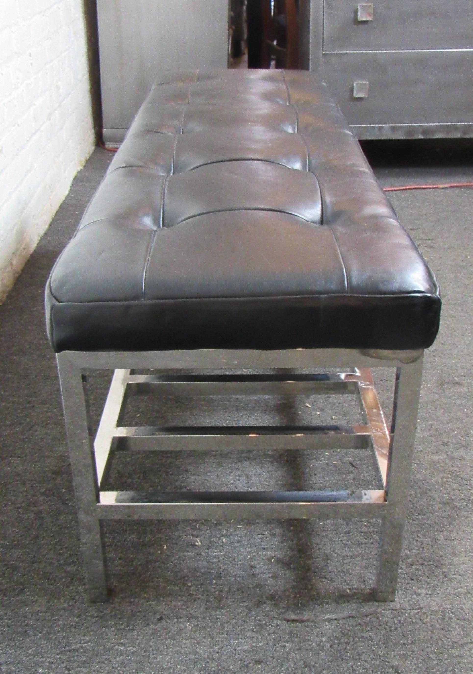Black Tufted Bench In Good Condition In Brooklyn, NY