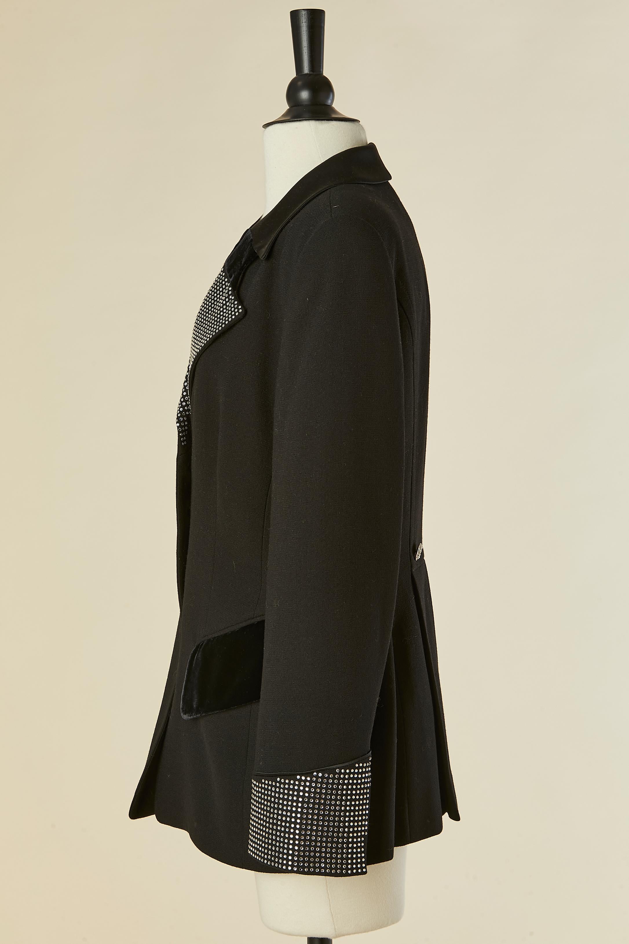 De las mujeres Chaqueta de esmoquin negra con pedrería, satén y cuello de terciopelo RENA LANGE en venta