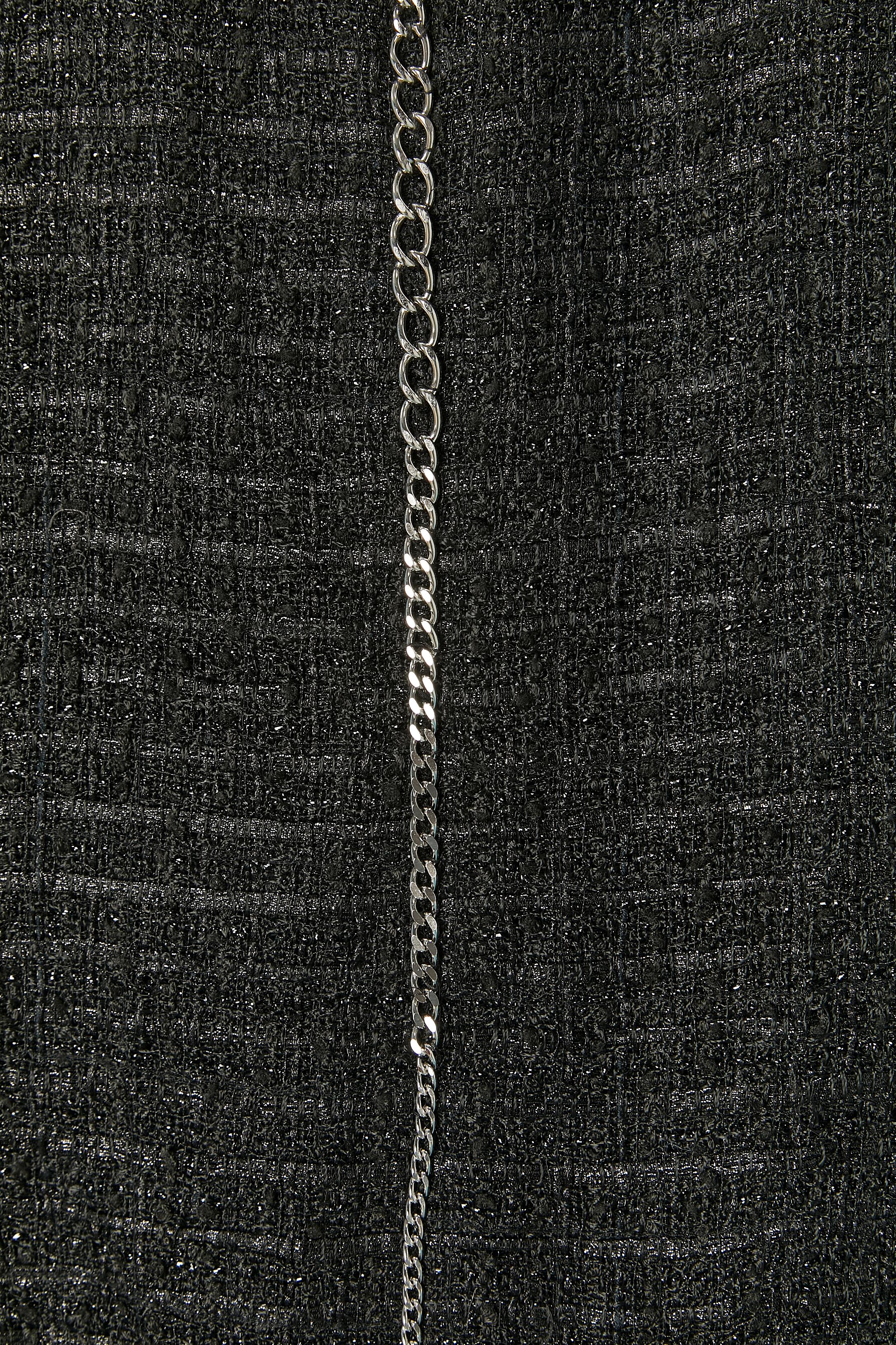 Giacca in tweed nero e nylon con bordo a catena Chanel in vendita 4