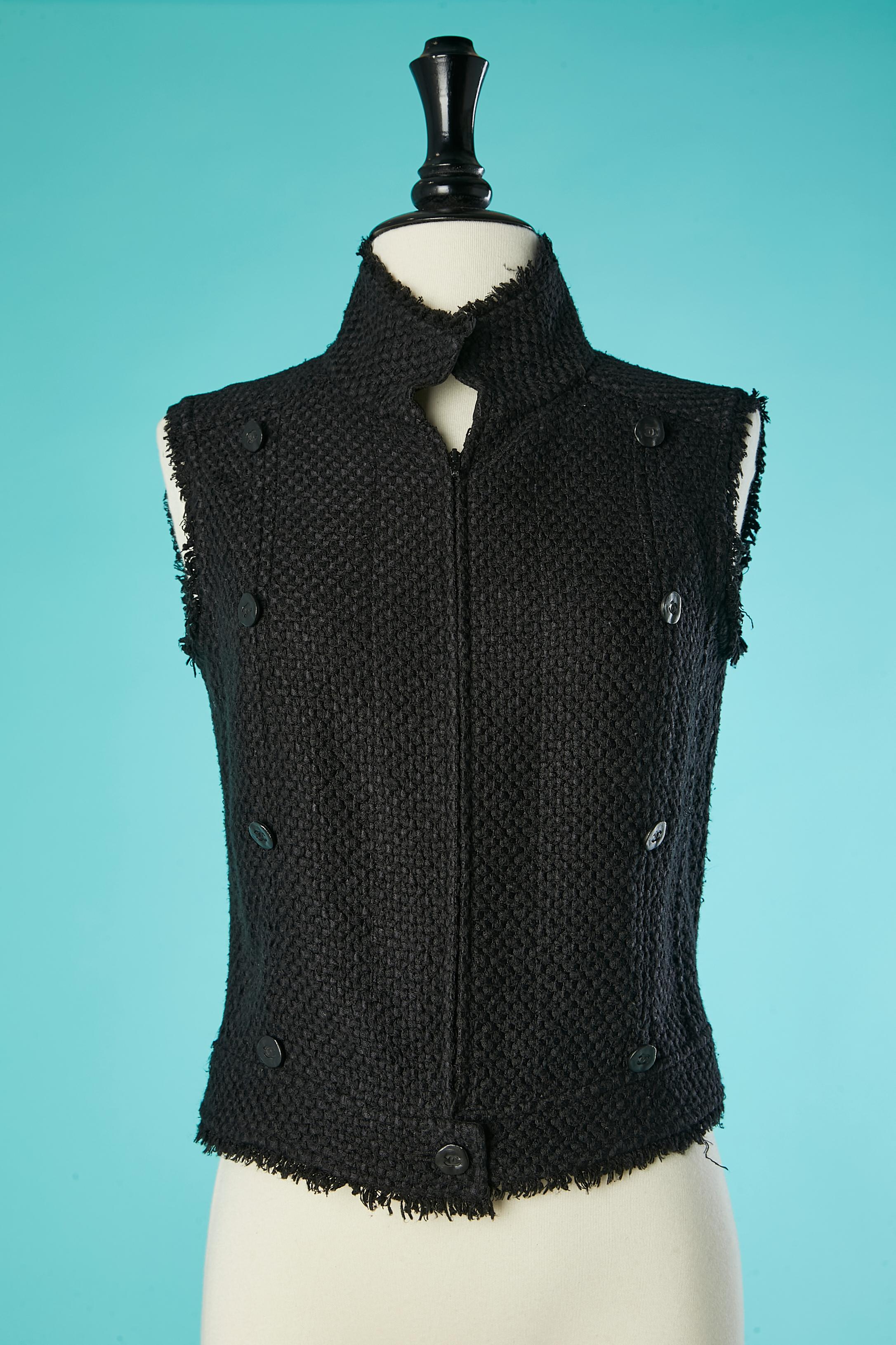 Veste en tweed noir avec manches amovibles Chanel en vente 5