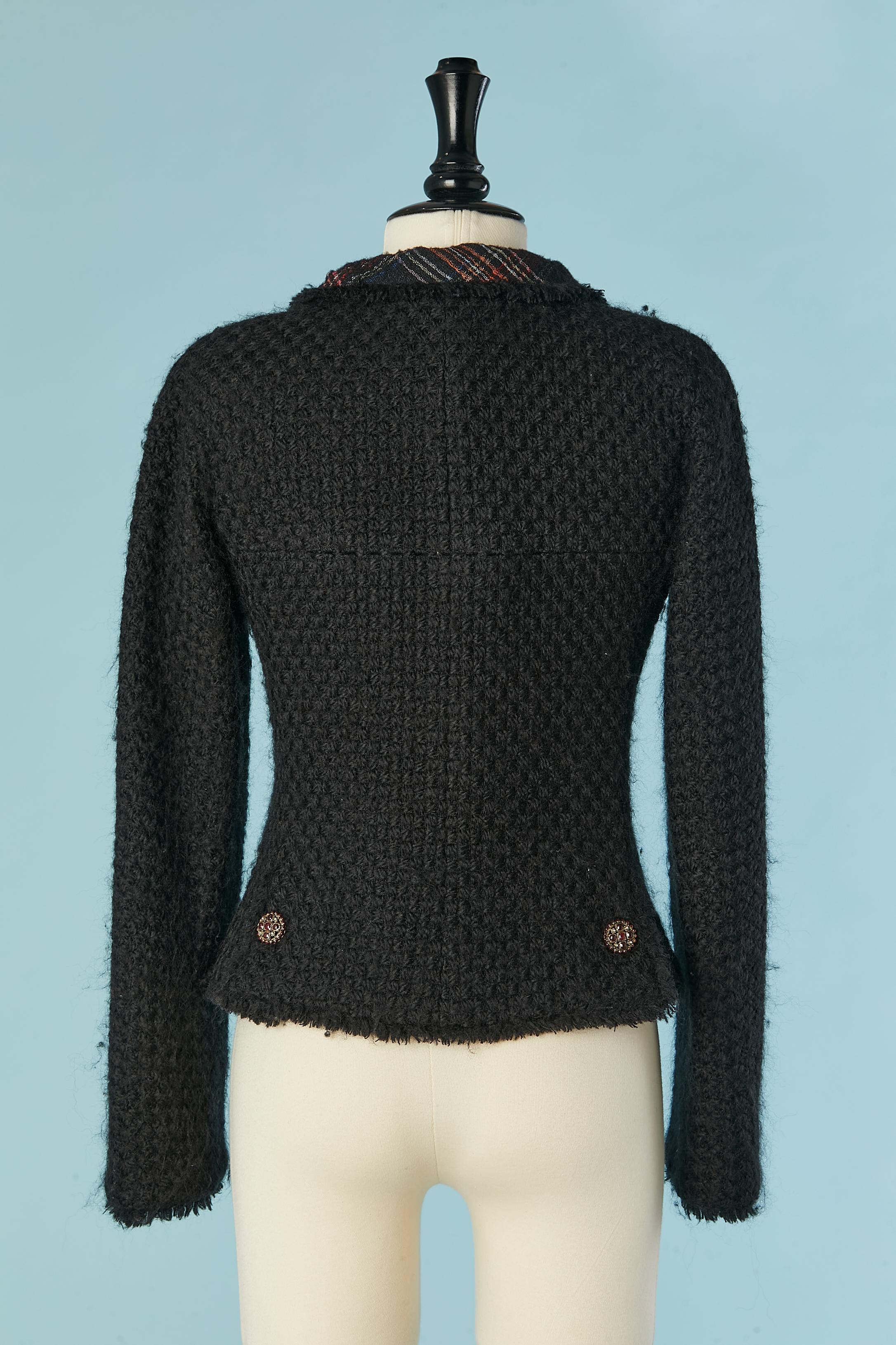 Veste croisée en laine tweed noire avec doublure à motif écossais Chanel 2012 Pour femmes en vente
