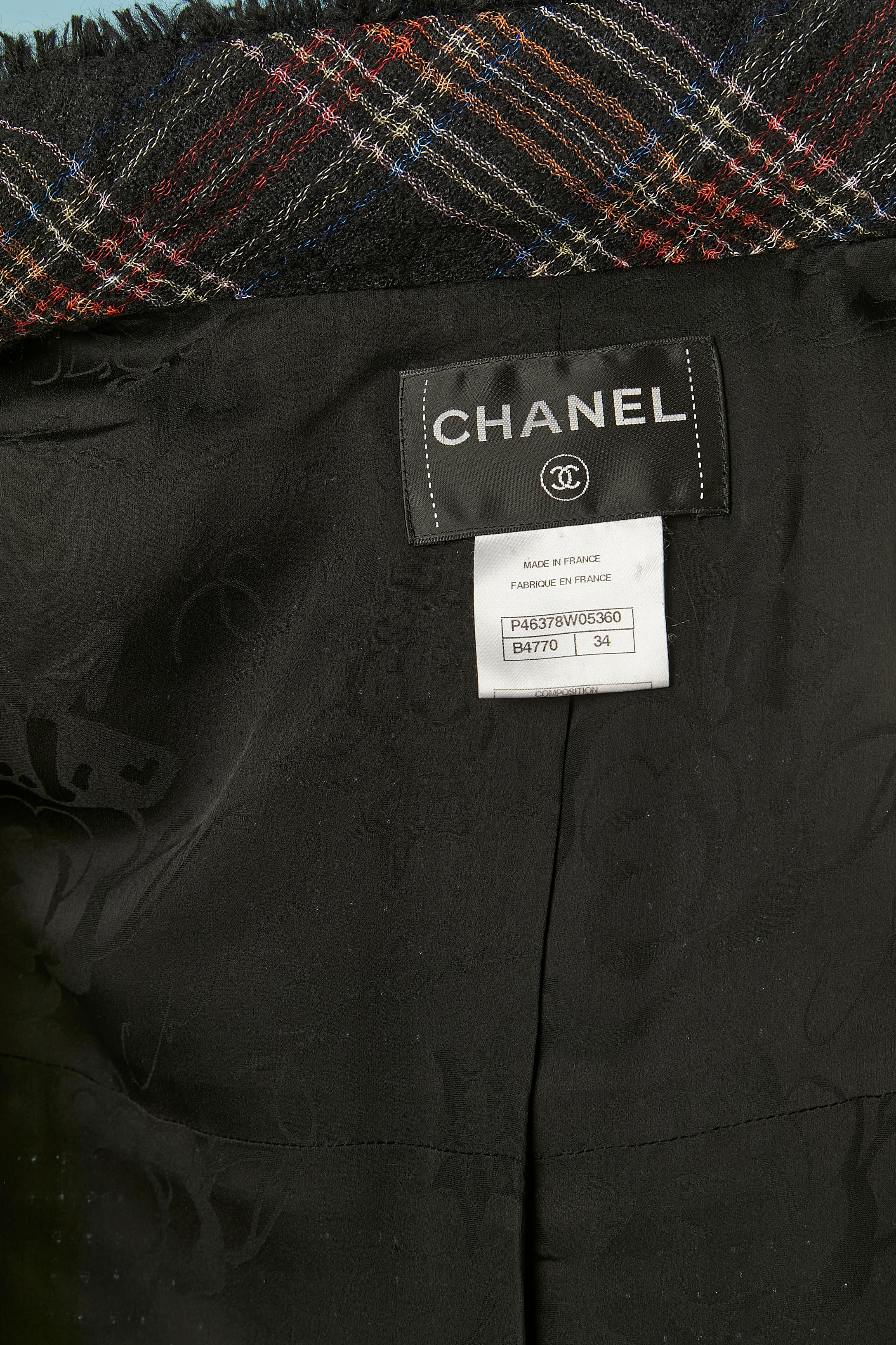 Veste croisée en laine tweed noire avec doublure à motif écossais Chanel 2012 en vente 4