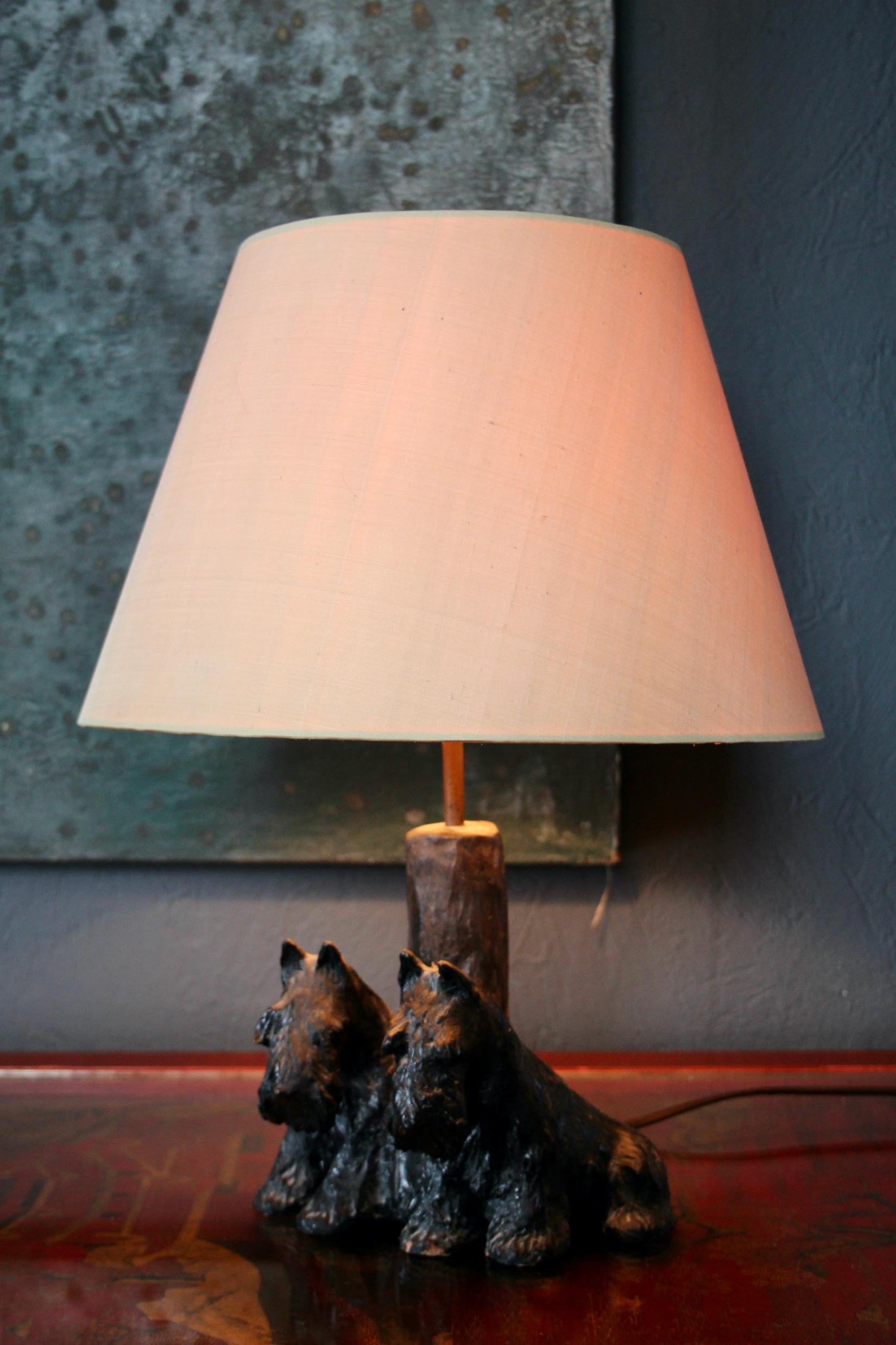 black two dogs terracotta table lamp For Sale 6