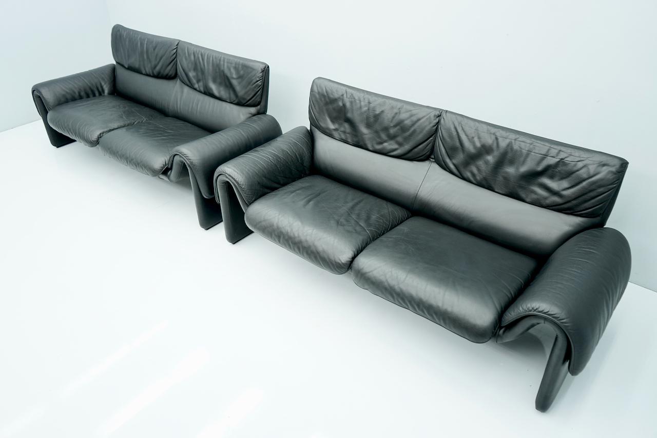Zweisitzer-Sofa aus schwarzem Leder von De Sede Schweiz  (Schweizerisch) im Angebot