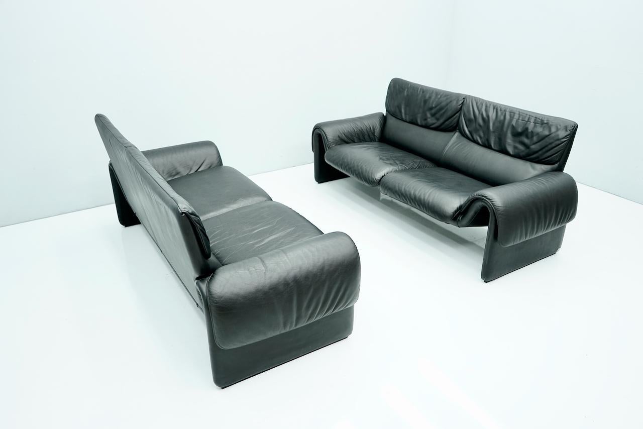 Swiss Black Two Seat Leather Sofa by De Sede Switzerland  For Sale