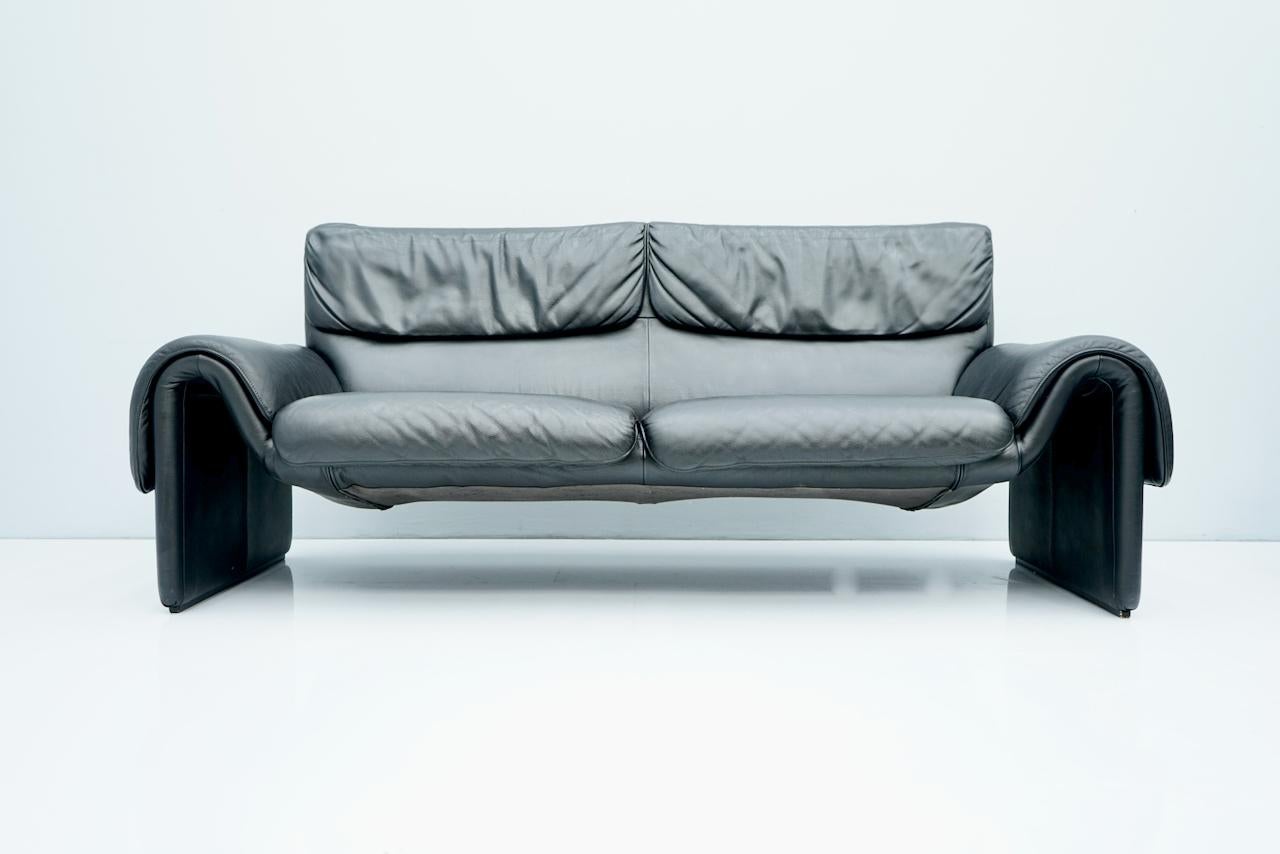 Black Two Seat Leather Sofa by De Sede Switzerland For Sale at 1stDibs