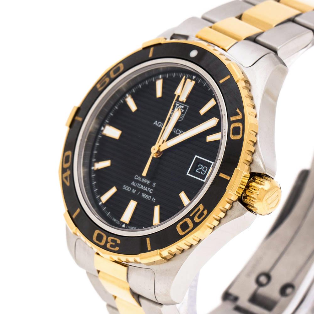 Don luxury on your wrist by owning this exquisite Aquaracer timepiece from Tag Heuer. Swiss made, the watch has been crafted from two-tone stainless steel. A scratch-resistant sapphire crystal glass protects a black dial with minute markers around