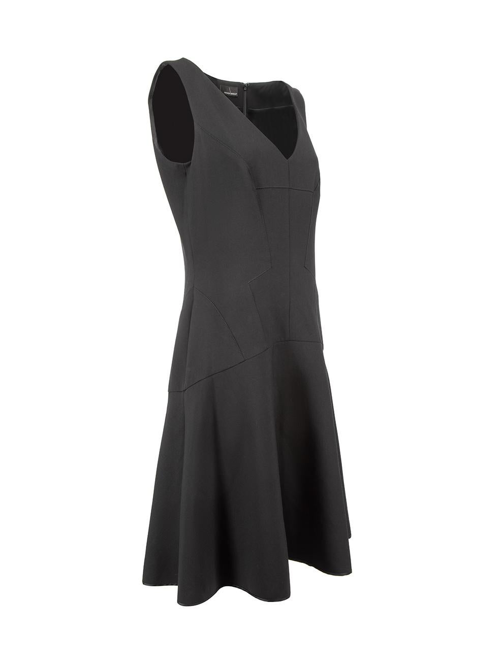 CONDITION is Very good. Hardly any visible wear to dress is evident on this used Amanda Wakeley designer resale item.



Details


Black

Polyester

Midi dress

V neckline

Flared skirt

Back zip closure with hook and eye





Made in