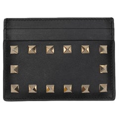 Portacarte Rockstud in pelle nera di Valentino