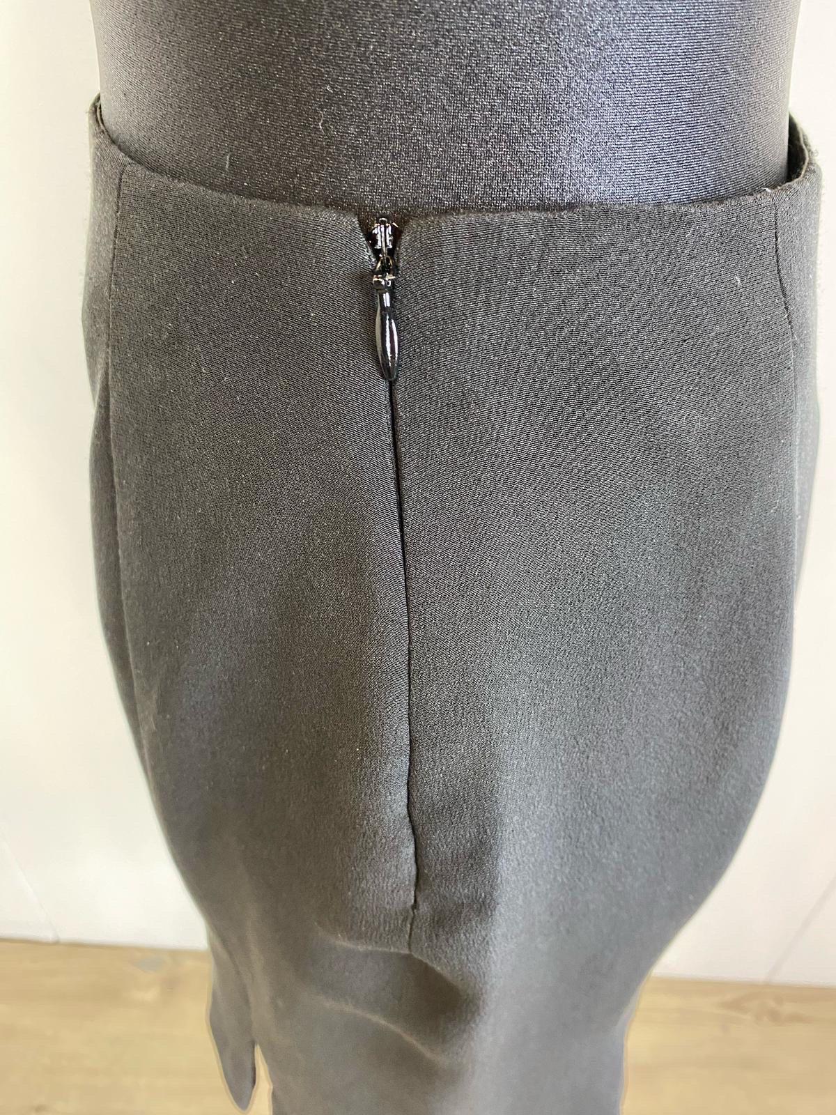 Black Valentino miniskirt. For Sale 4