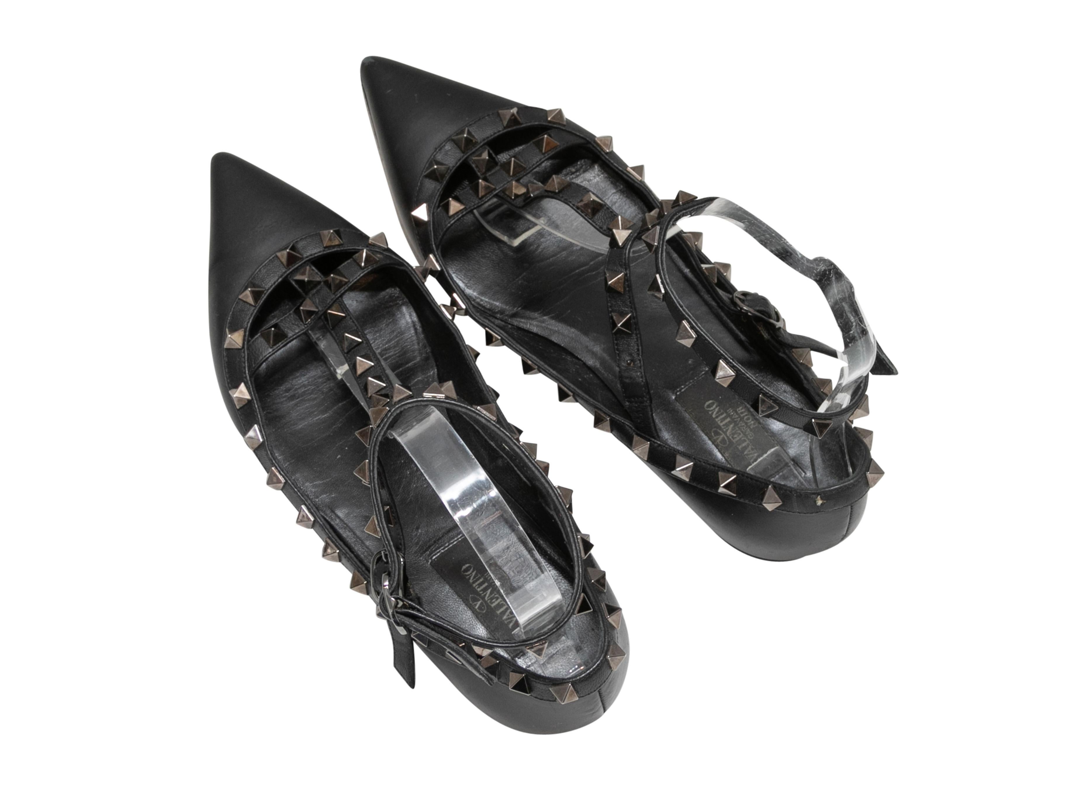 Black Valentino Pointed-Toe Leather Rockstud Flats Size 38 In Good Condition For Sale In New York, NY