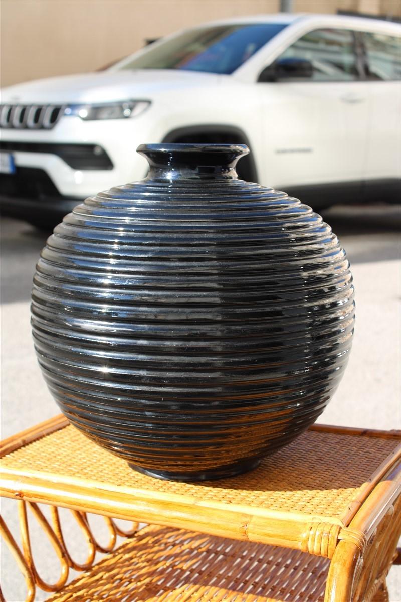 Large quality and period vase, it fully reflects the period.