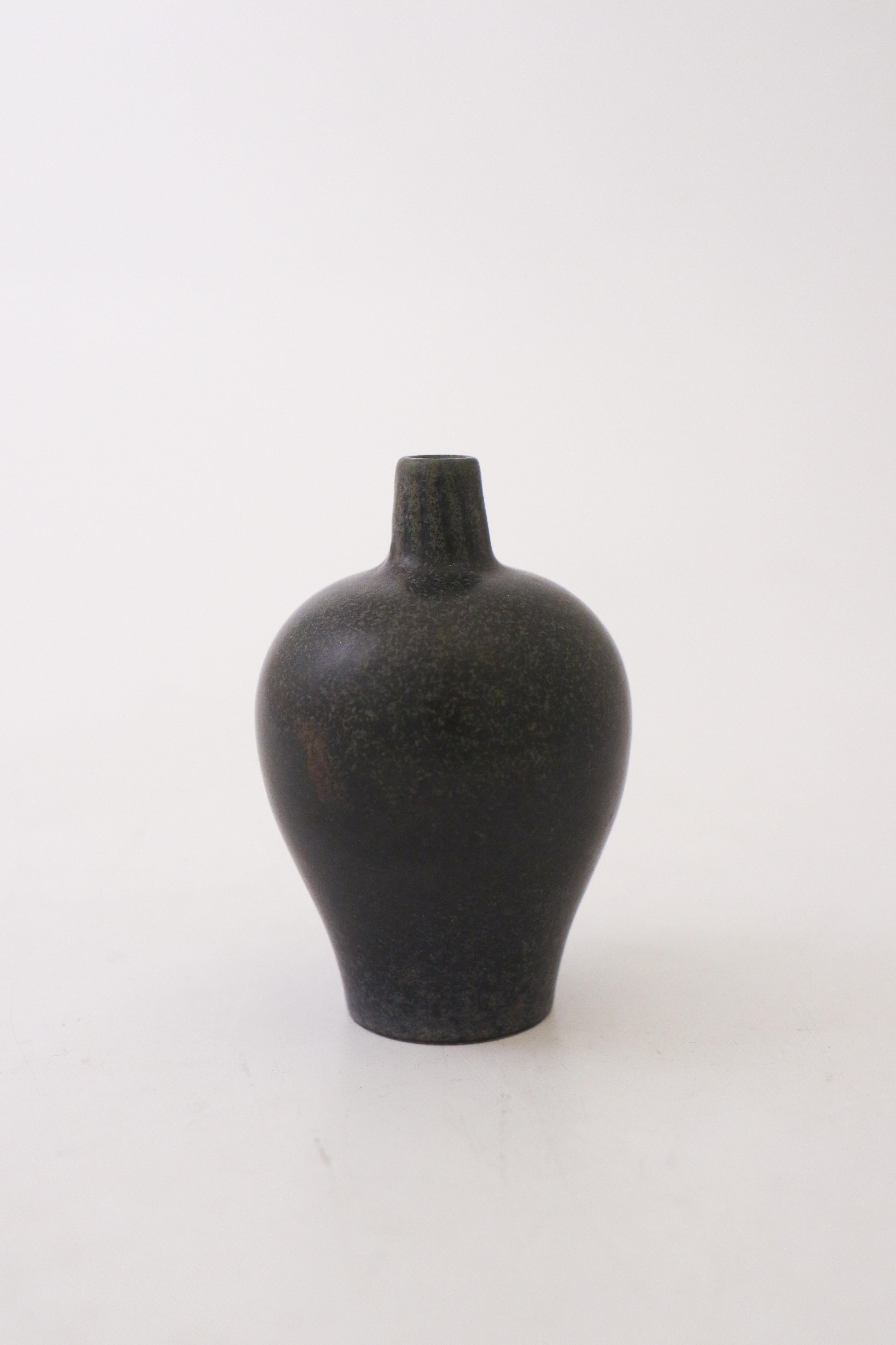 Glazed Black Vase, Gunnar Nylund, Rörstrand, Scandinavian Mid-Century Vintage For Sale