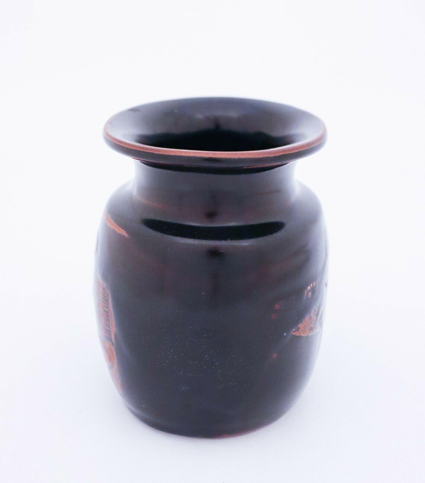 Schwarze schwarze Vase aus Steingut, Stig Lindberg, Gustavsbergs Studio (Skandinavische Moderne) im Angebot
