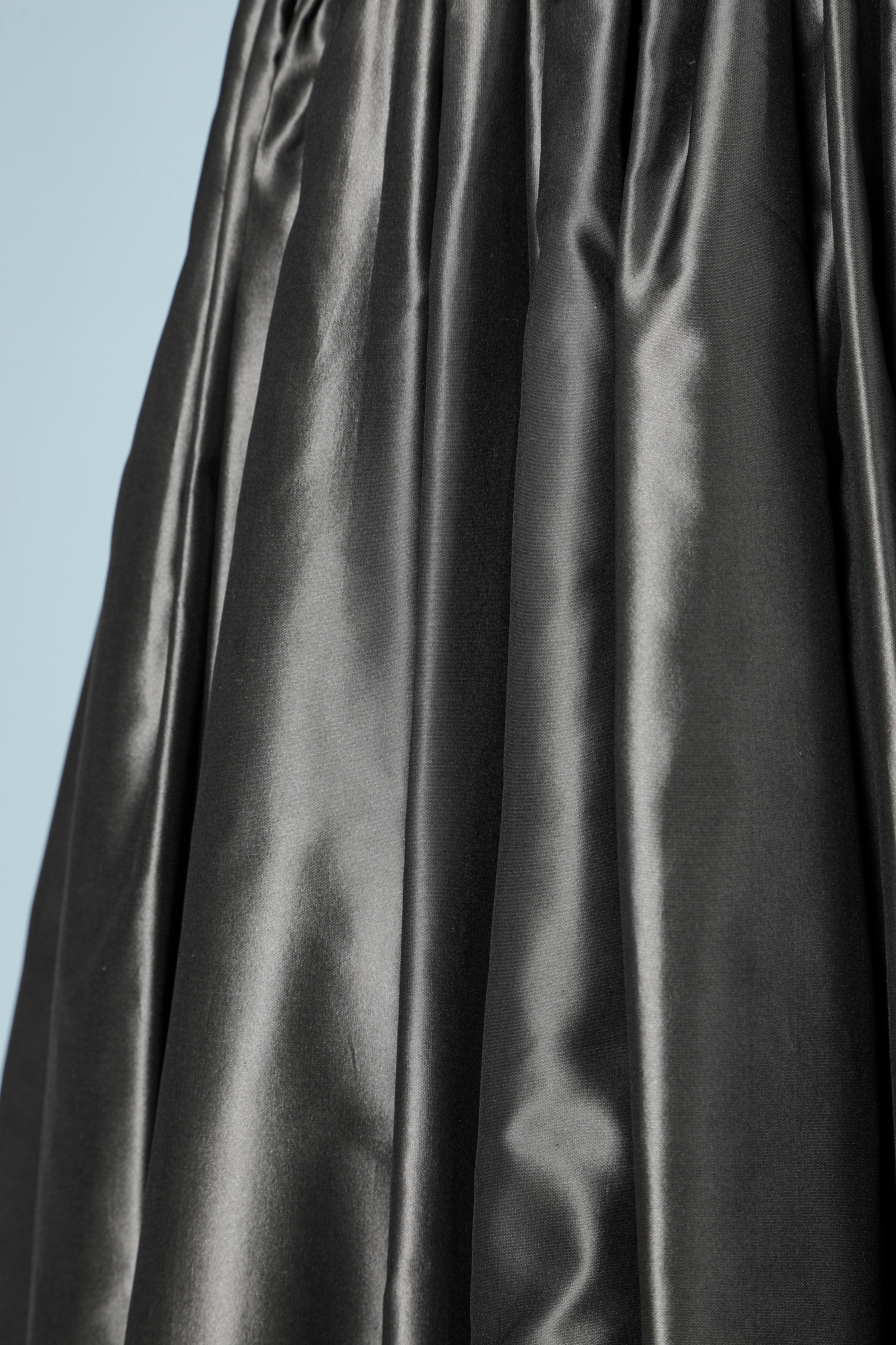 Black velvet and grey silk long skirt with gather. Rayon lining with stiff fabric on the bottom edge ( to keep the volume) 
Zip and black plastic button closure in the middle back + 1 extra button provided. 
SIZE 38 (Fr) M ( but small waist) 