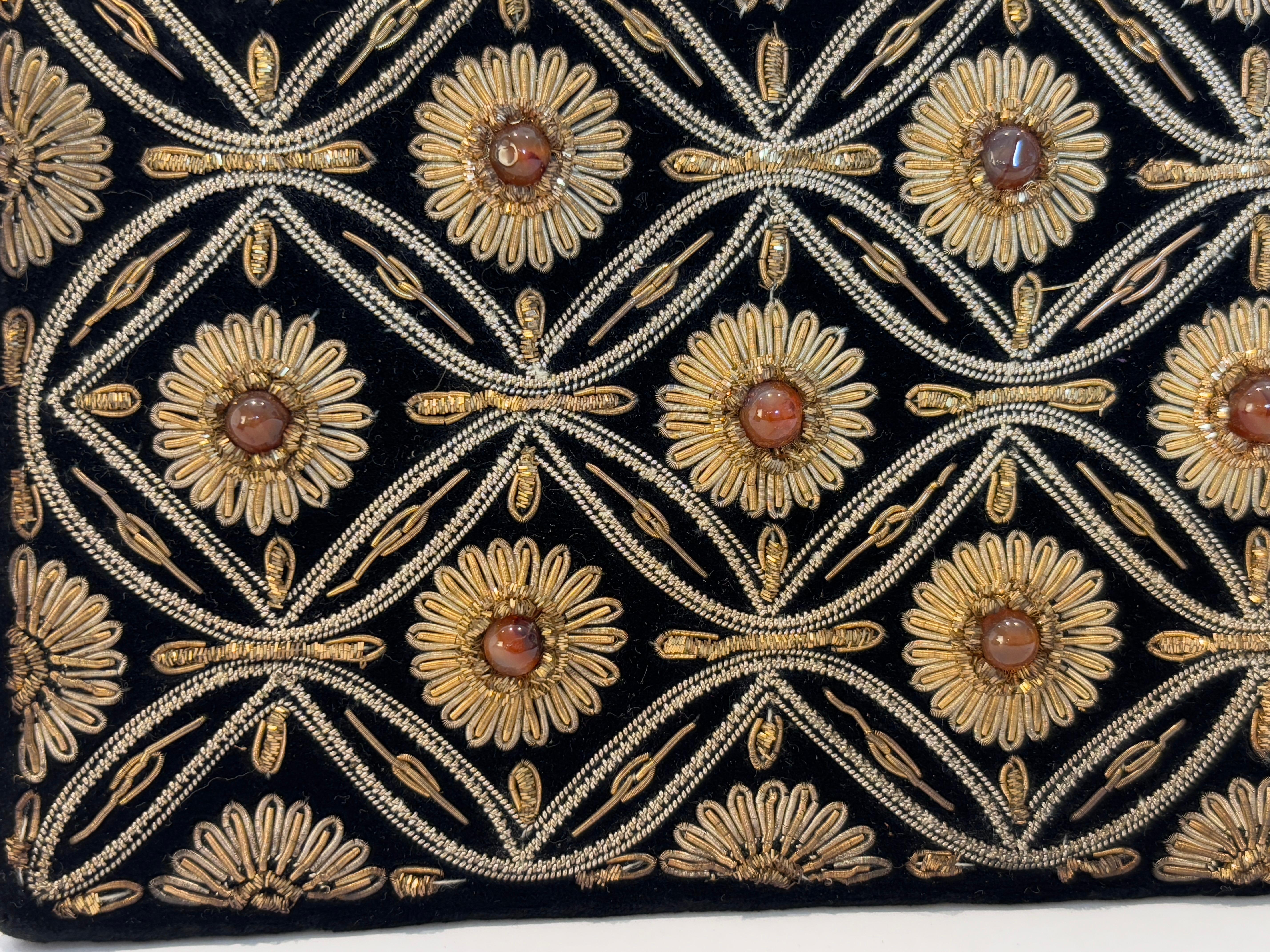 Black Velvet and Silk Embroidered 1960s Zardozi Zari Gemstone Clutch India For Sale 6