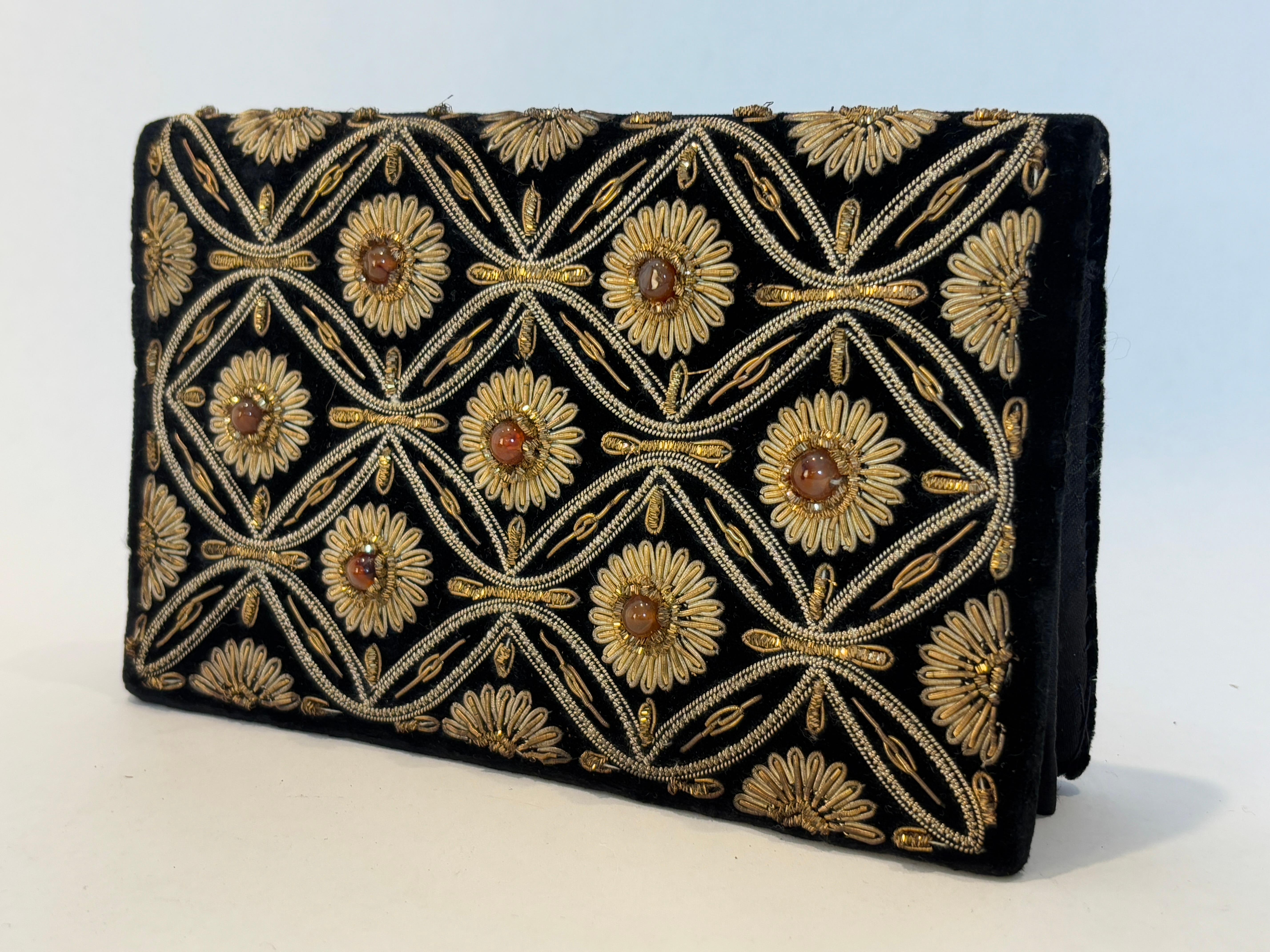 Black Velvet and Silk Embroidered 1960s Zardozi Zari Gemstone Clutch India For Sale 7