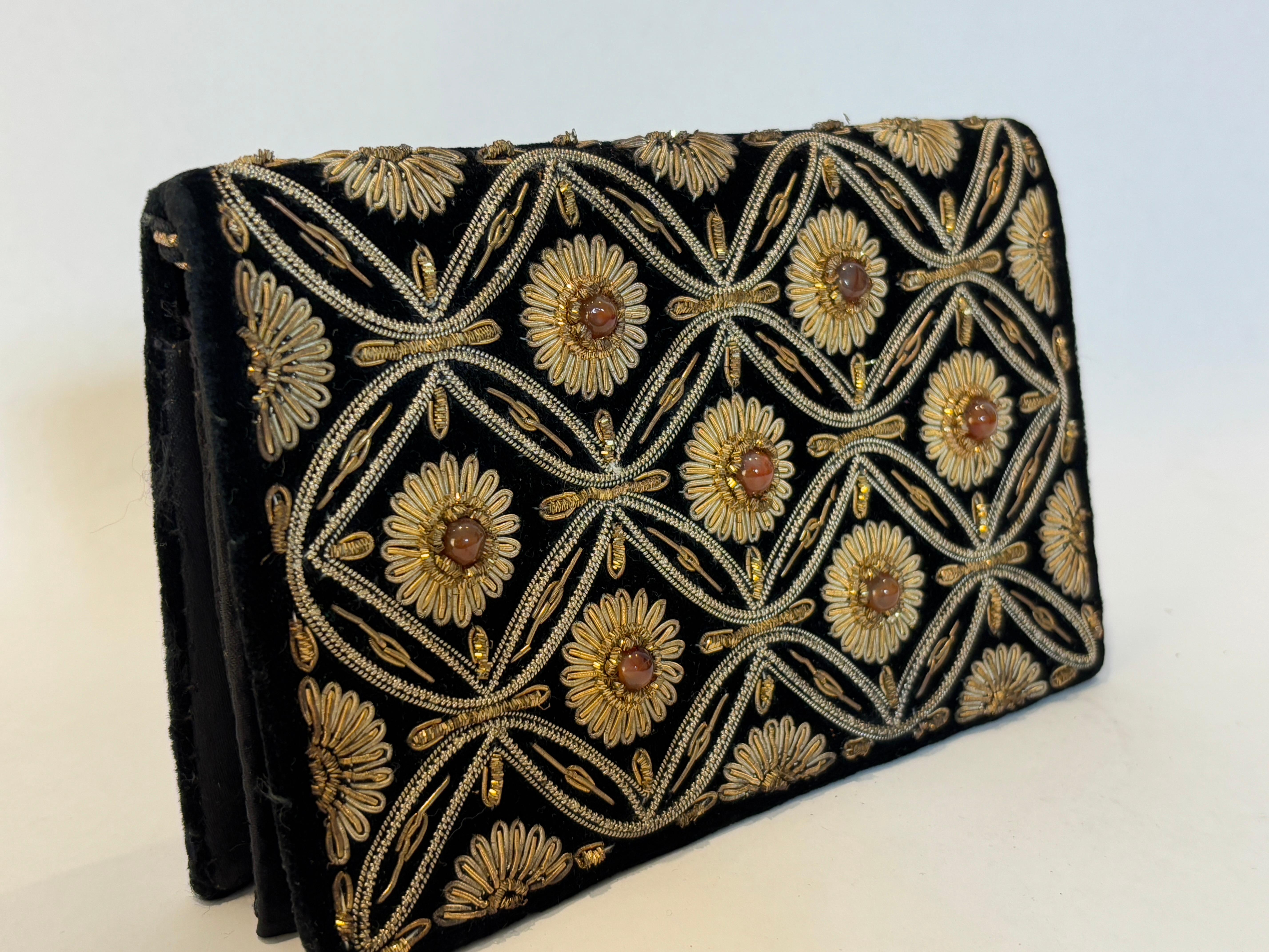 Black Velvet and Silk Embroidered 1960s Zardozi Zari Gemstone Clutch India For Sale 11