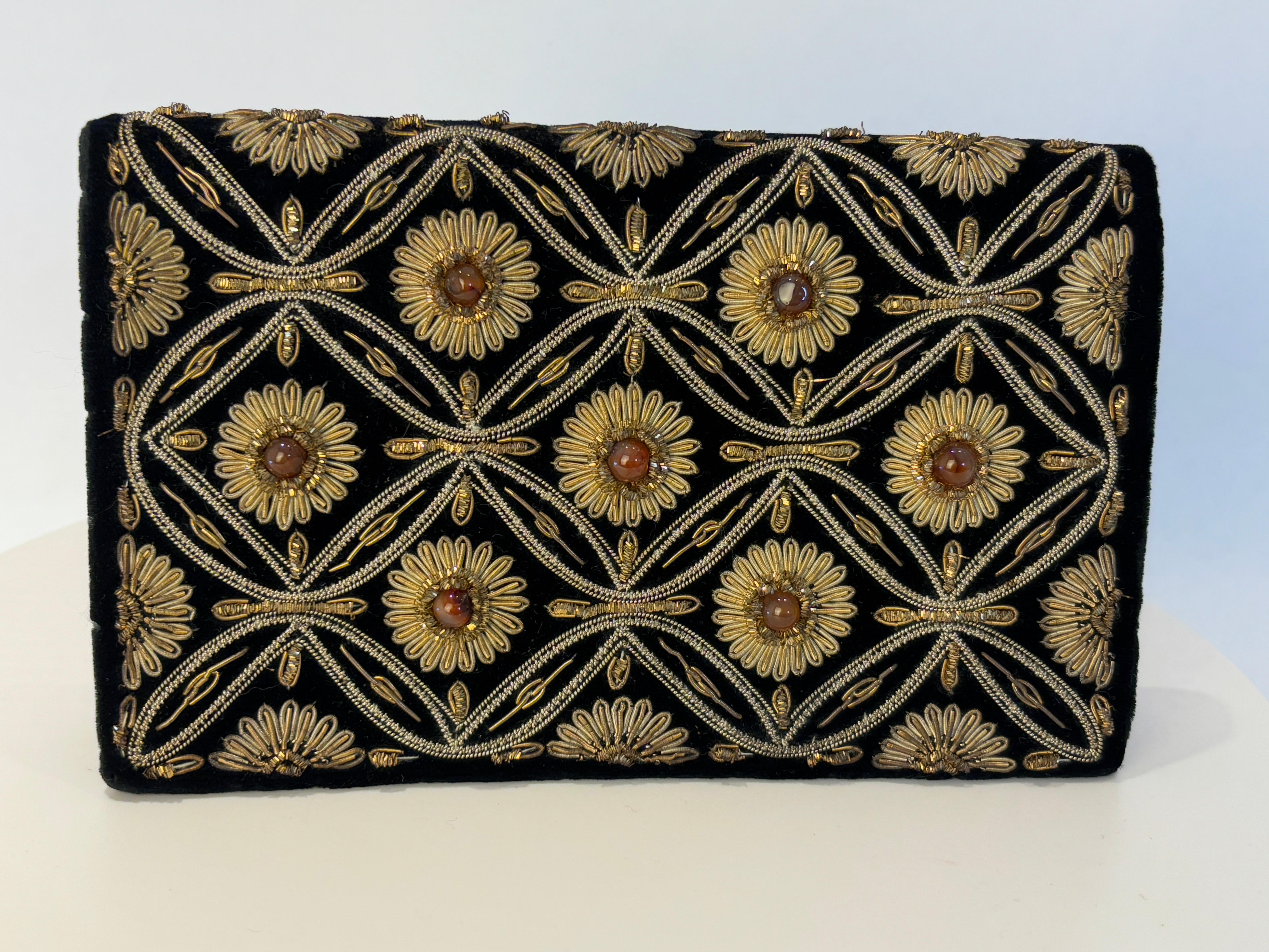 Black Velvet and Silk Embroidered 1960s Zardozi Zari Gemstone Clutch India For Sale 14