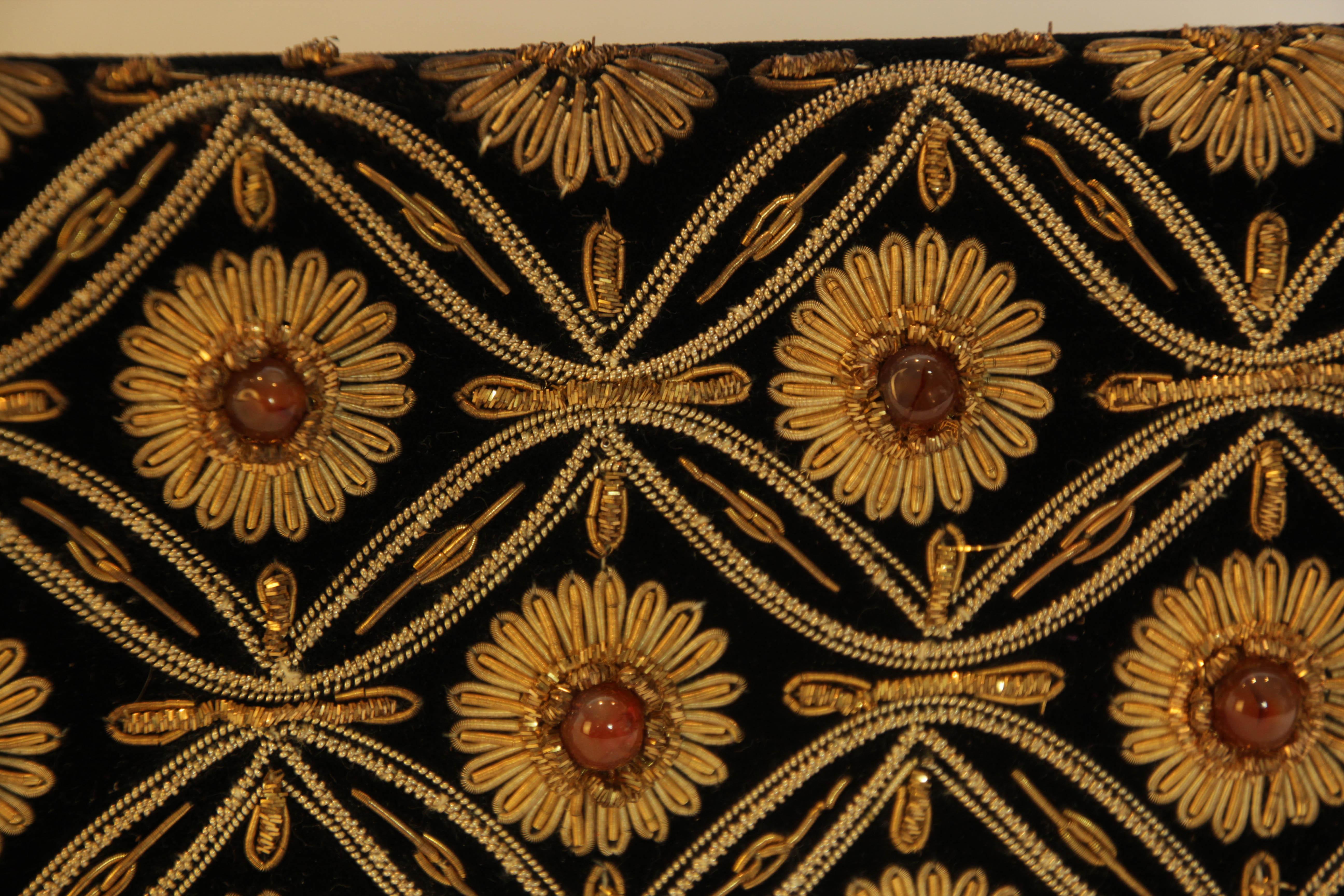 Black Velvet and Silk Embroidered 1960s Zardozi Zari Gemstone Clutch India For Sale 1