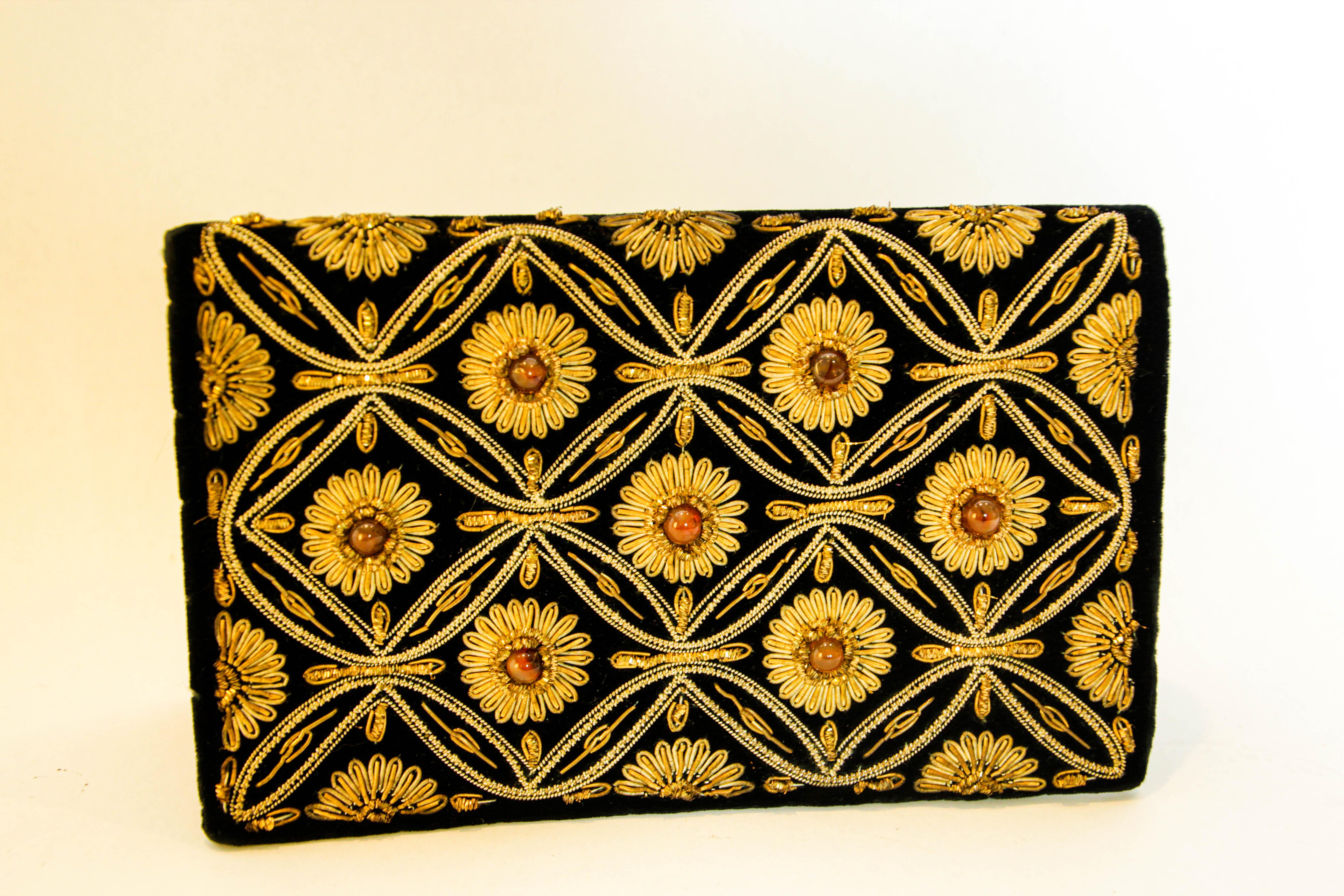 Black Velvet and Silk Embroidered 1960s Zardozi Zari Gemstone Clutch India For Sale 3