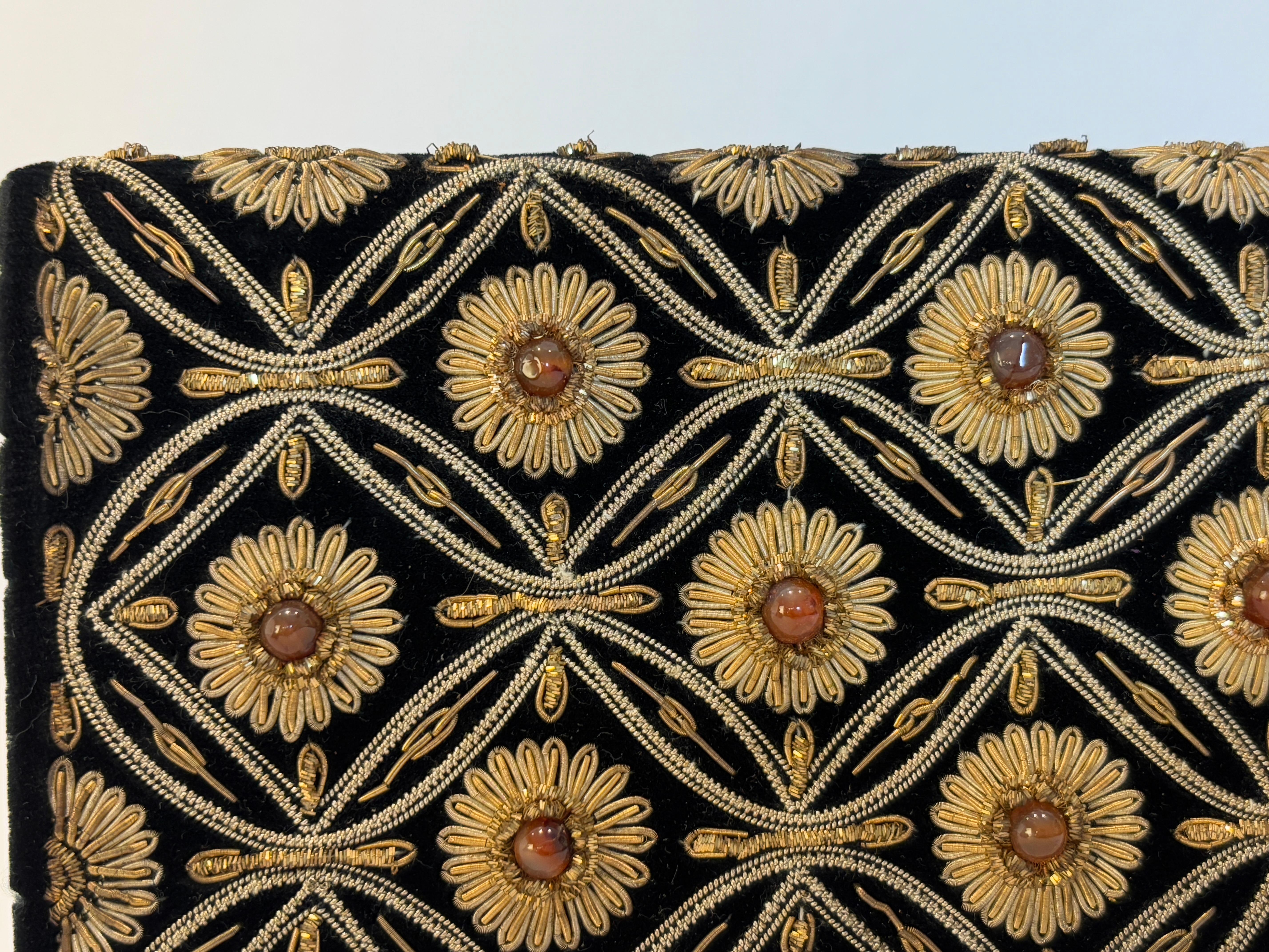 Black Velvet and Silk Embroidered 1960s Zardozi Zari Gemstone Clutch India For Sale 5