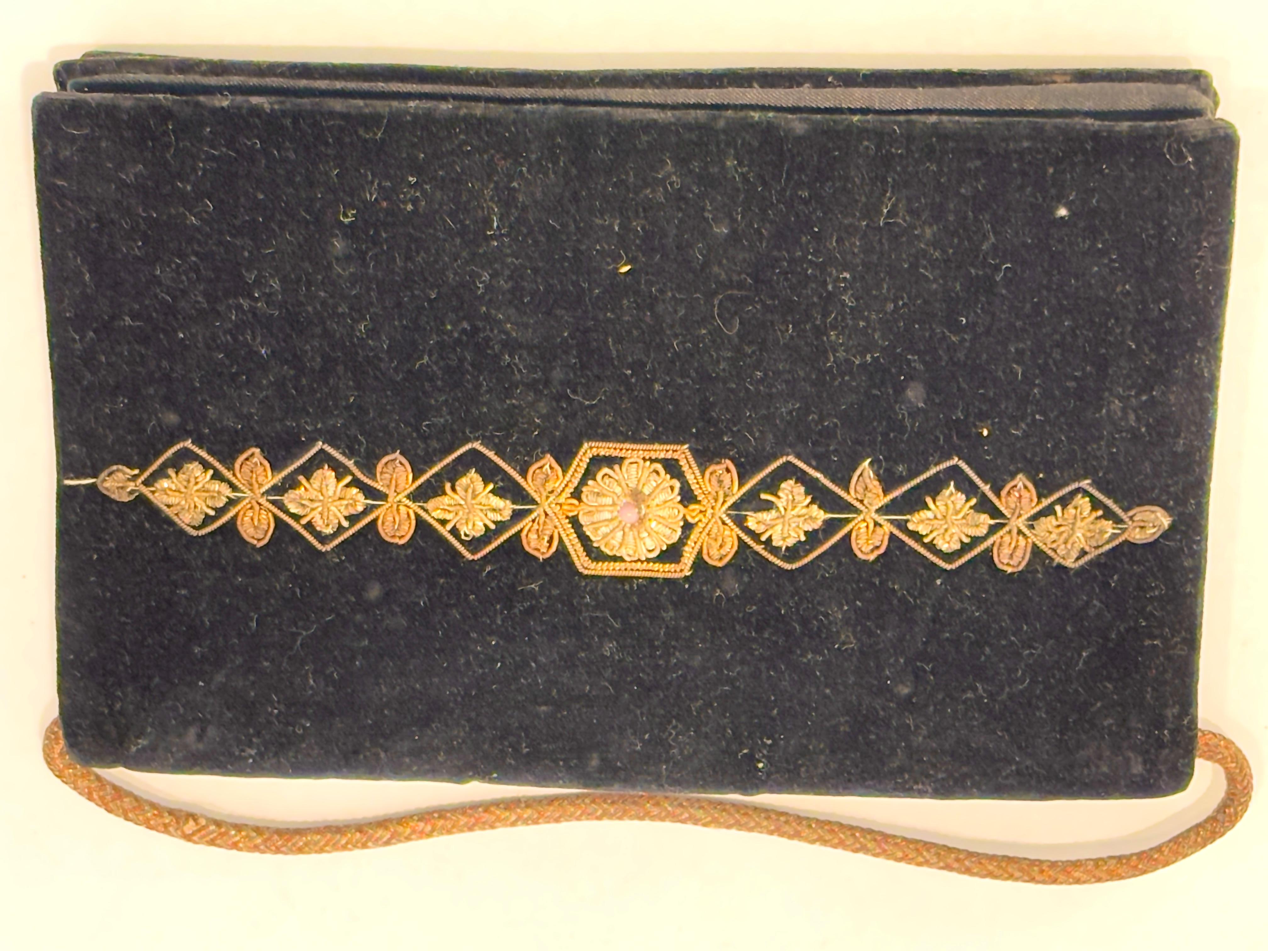 Black Velvet and Silk Embroidered 1960s Zardozi Zari Gemstone Clutch India For Sale 5