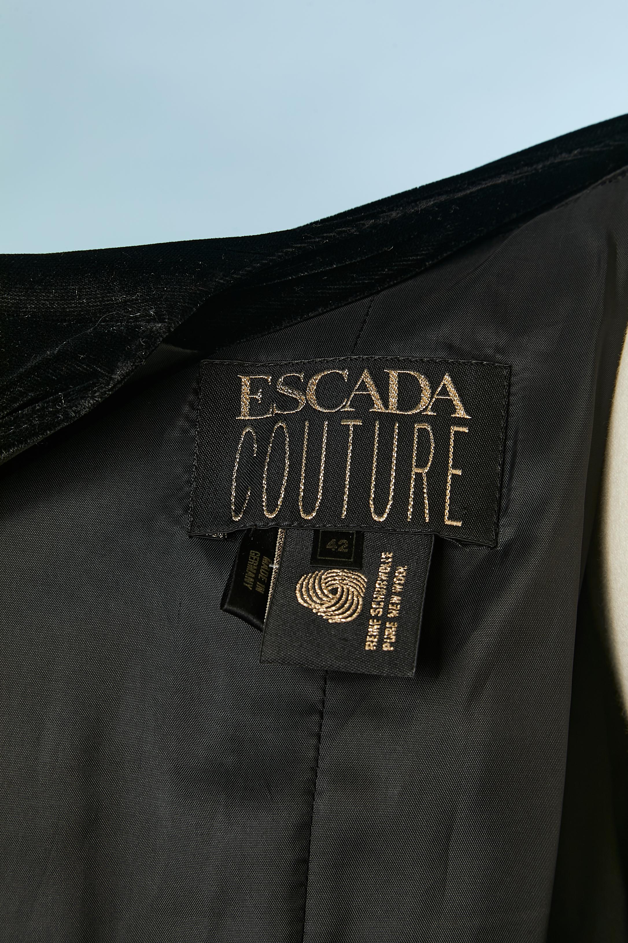 Schwarzes Cocktailkleid aus Samt und Wolle Escada Couture ca. 1980er Jahre im Angebot 2