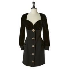 Abito da cocktail in velluto nero e lana con bottone gioiello Gianni Versace Couture