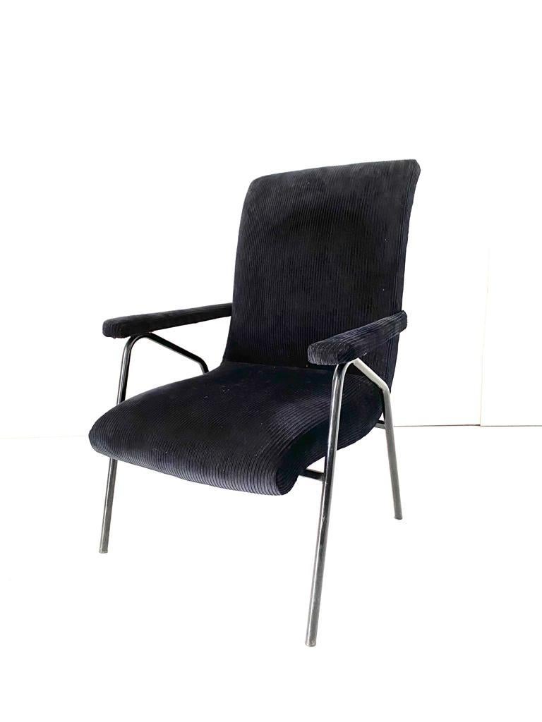 Mid-Century Modern Vintage black velvet armchair,  Italy, 1960's For Sale